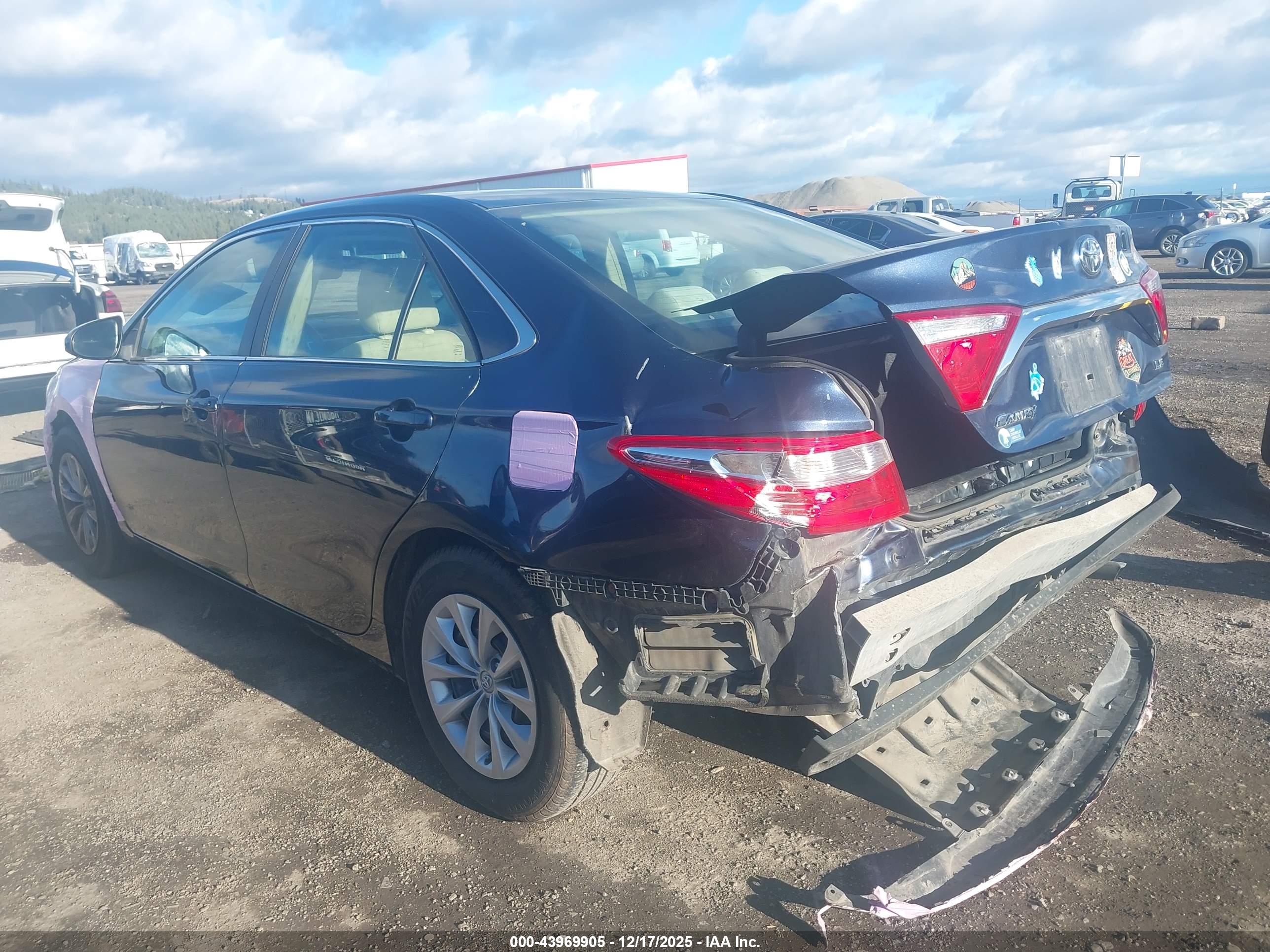 TOYOTA CAMRY image 3