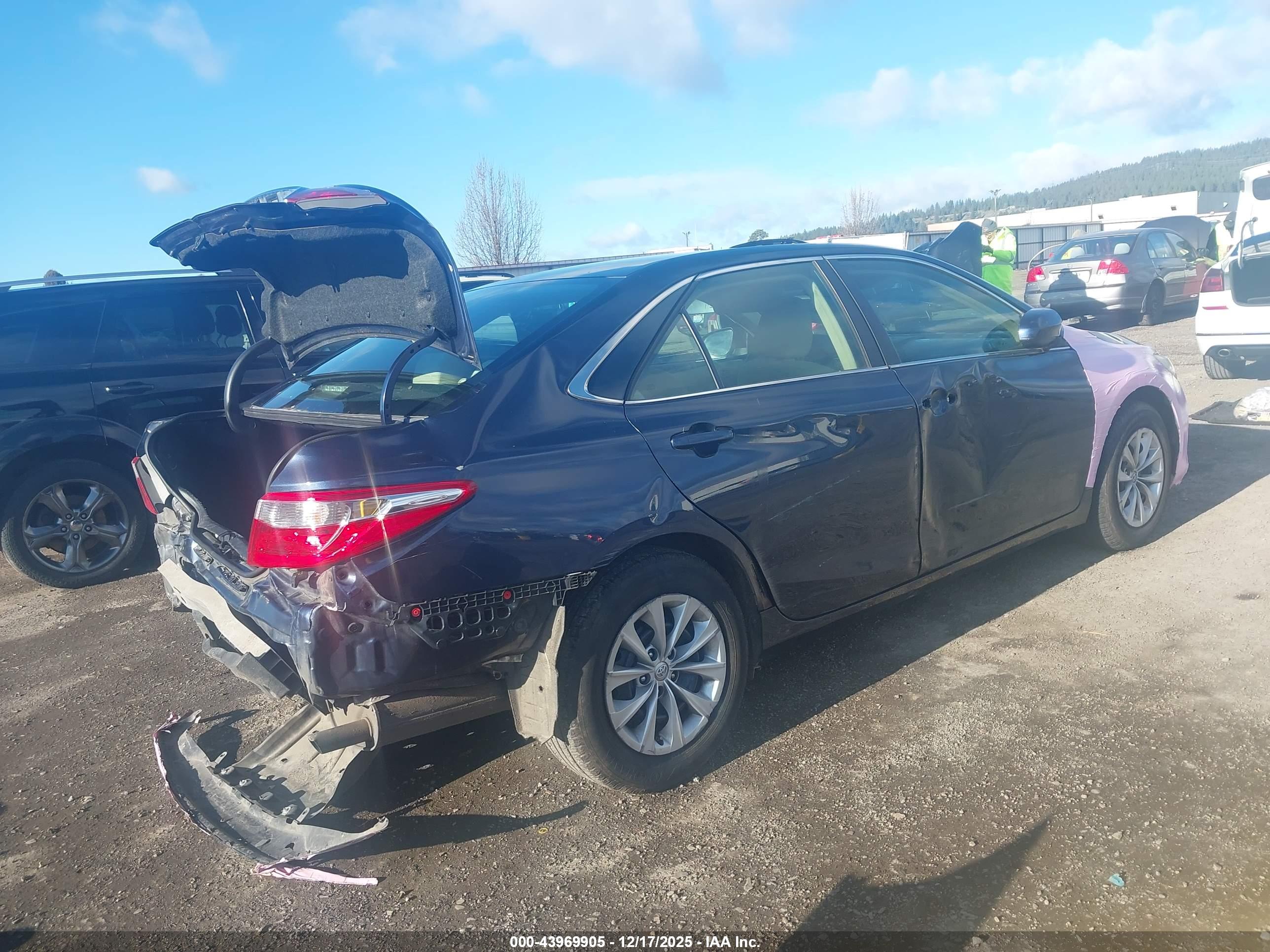 TOYOTA CAMRY image 4