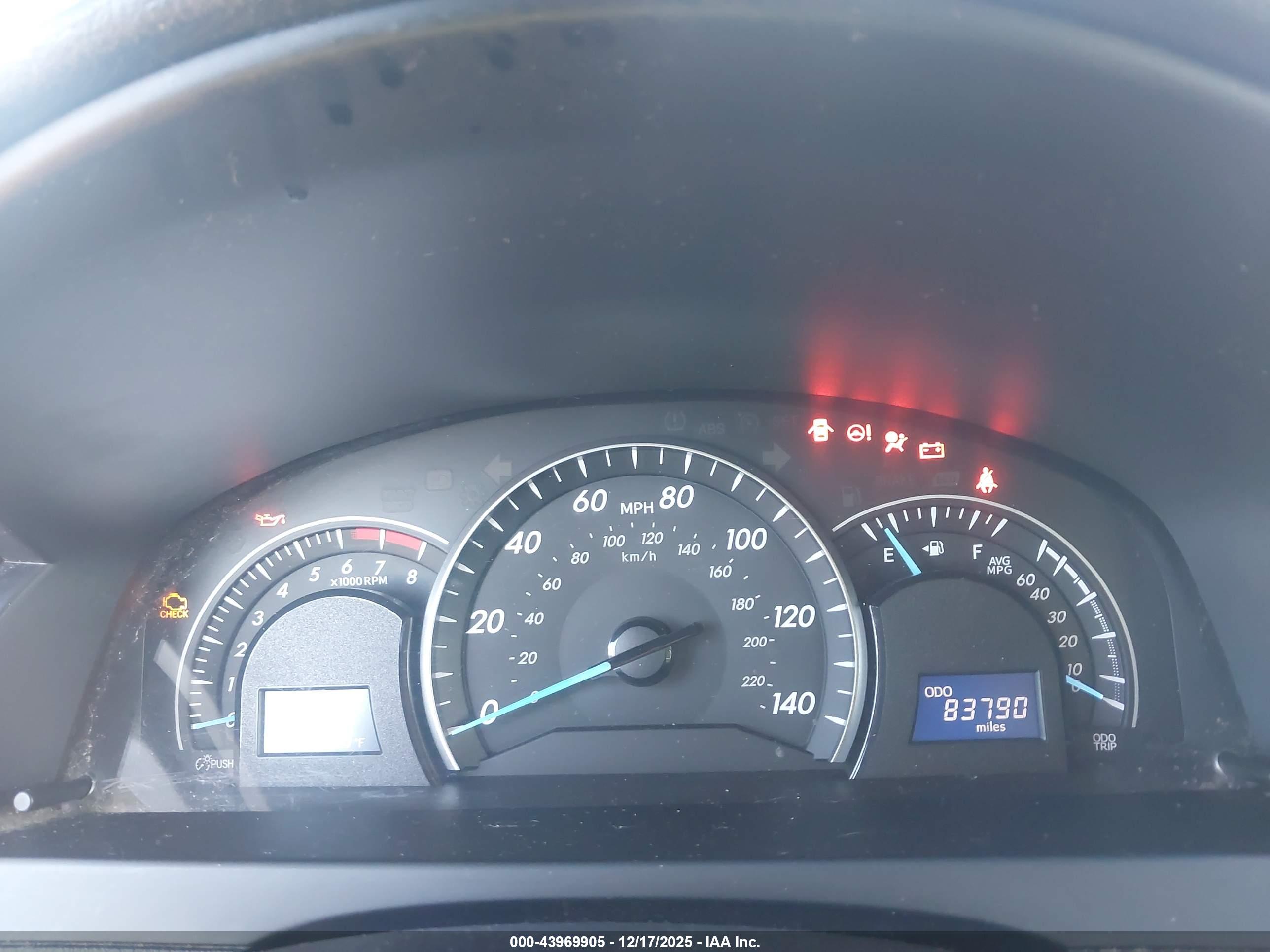 TOYOTA CAMRY image 7