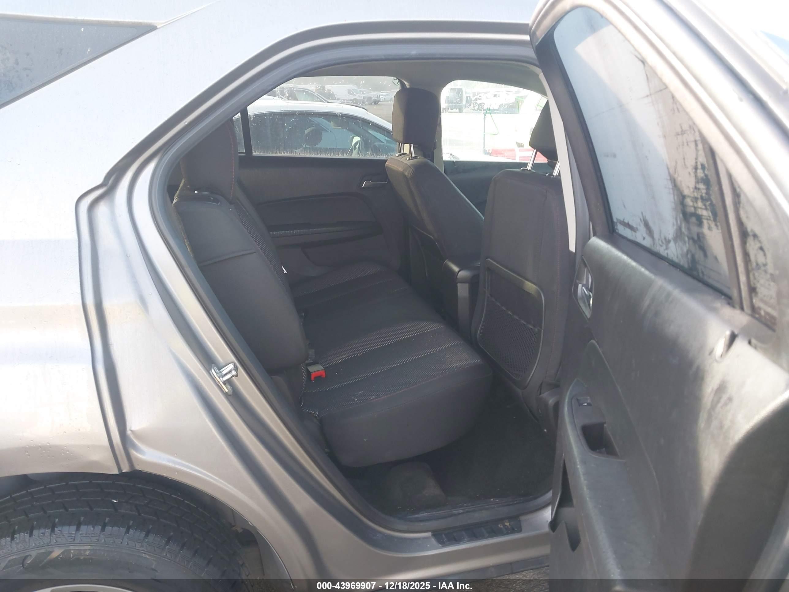 CHEVROLET EQUINOX image 8