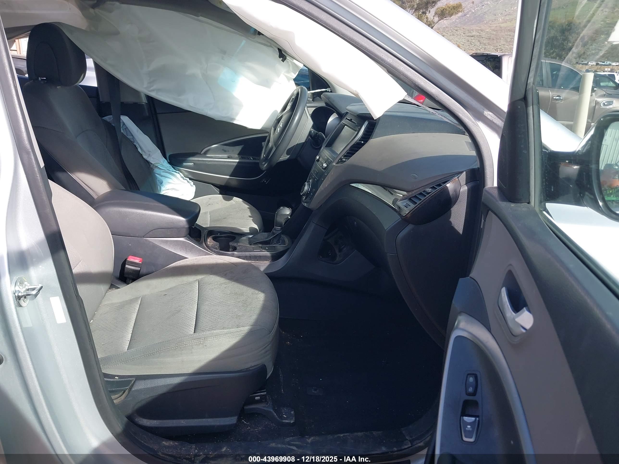 HYUNDAI SANTA image 5