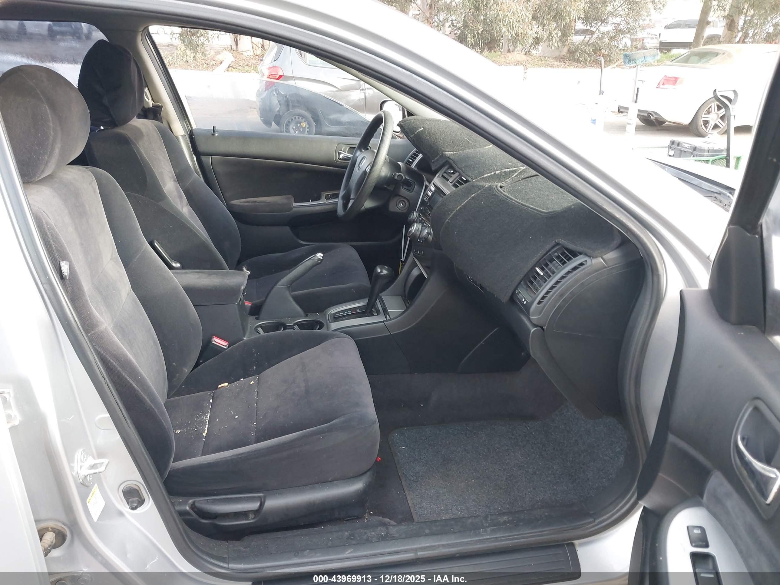 HONDA ACCORD image 5