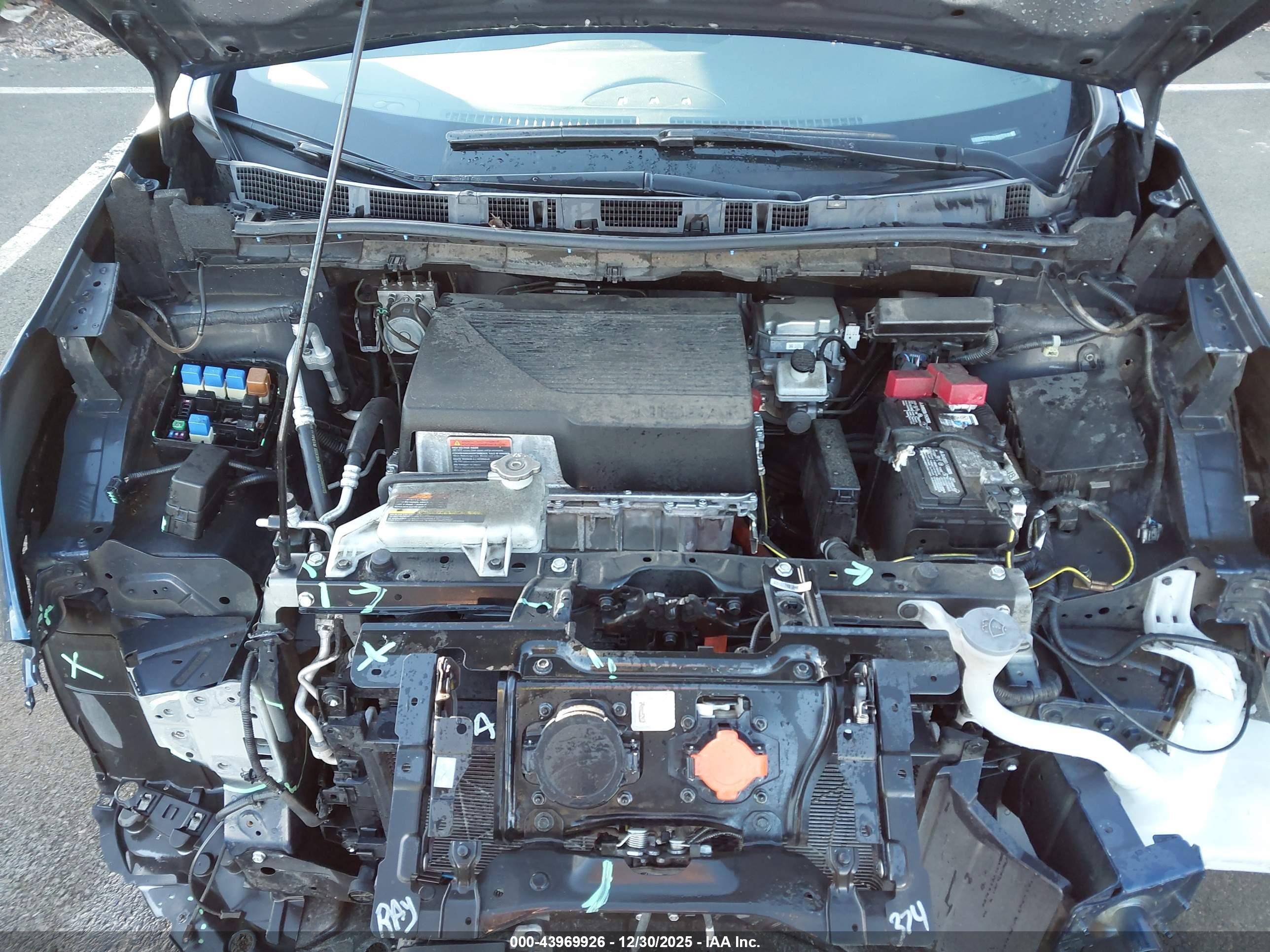 NISSAN LEAF image 10