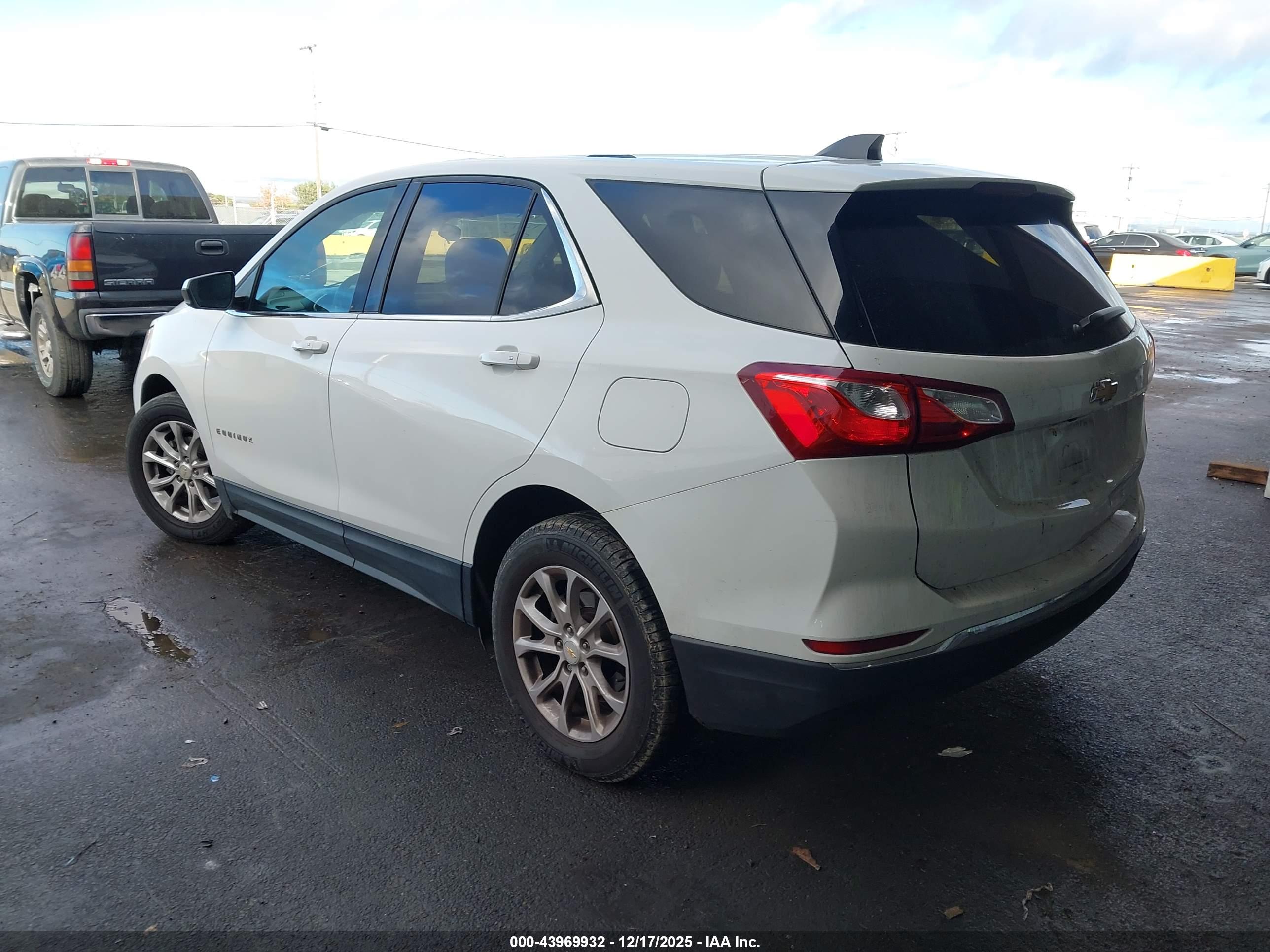 CHEVROLET EQUINOX image 3