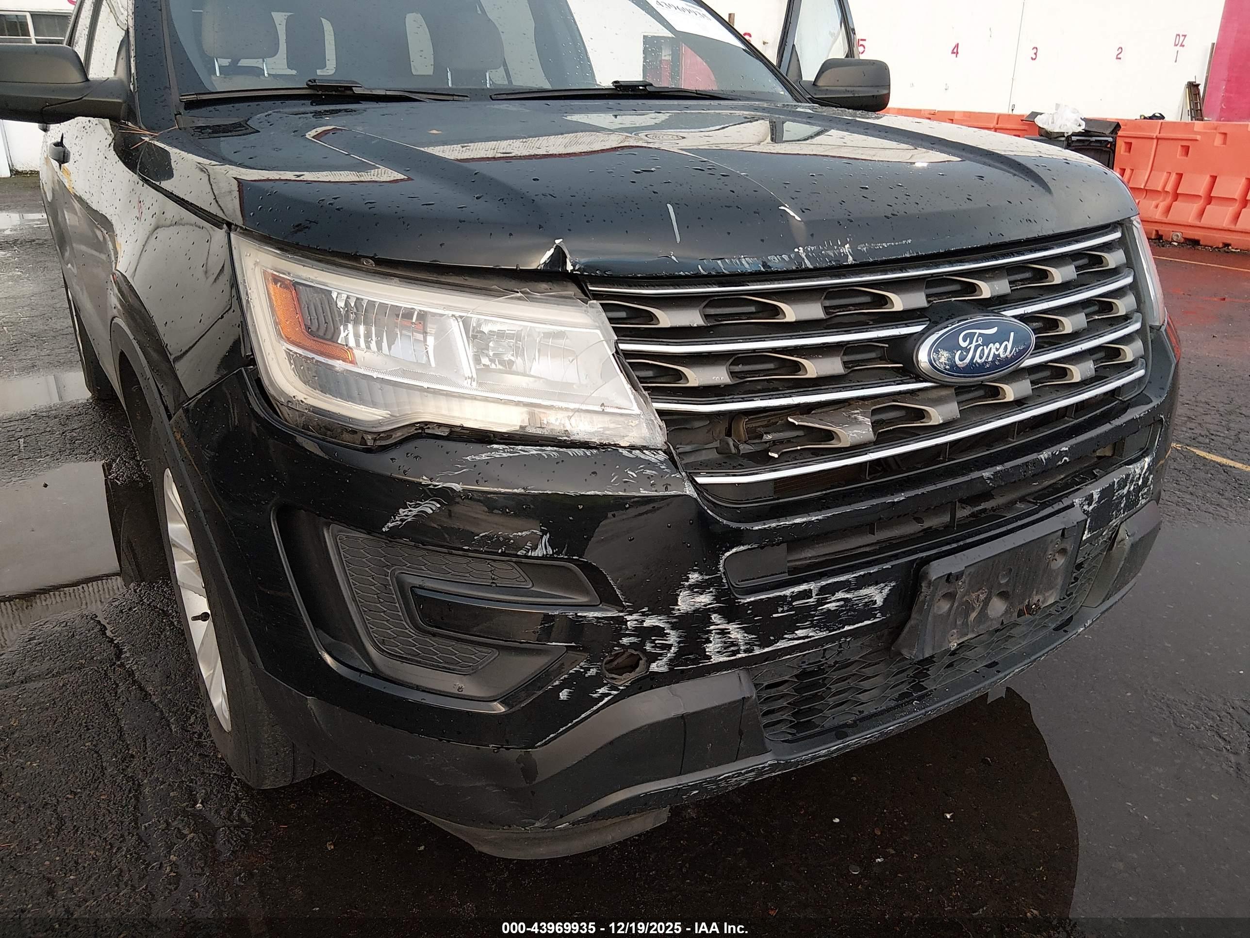 FORD EXPLORER image 6