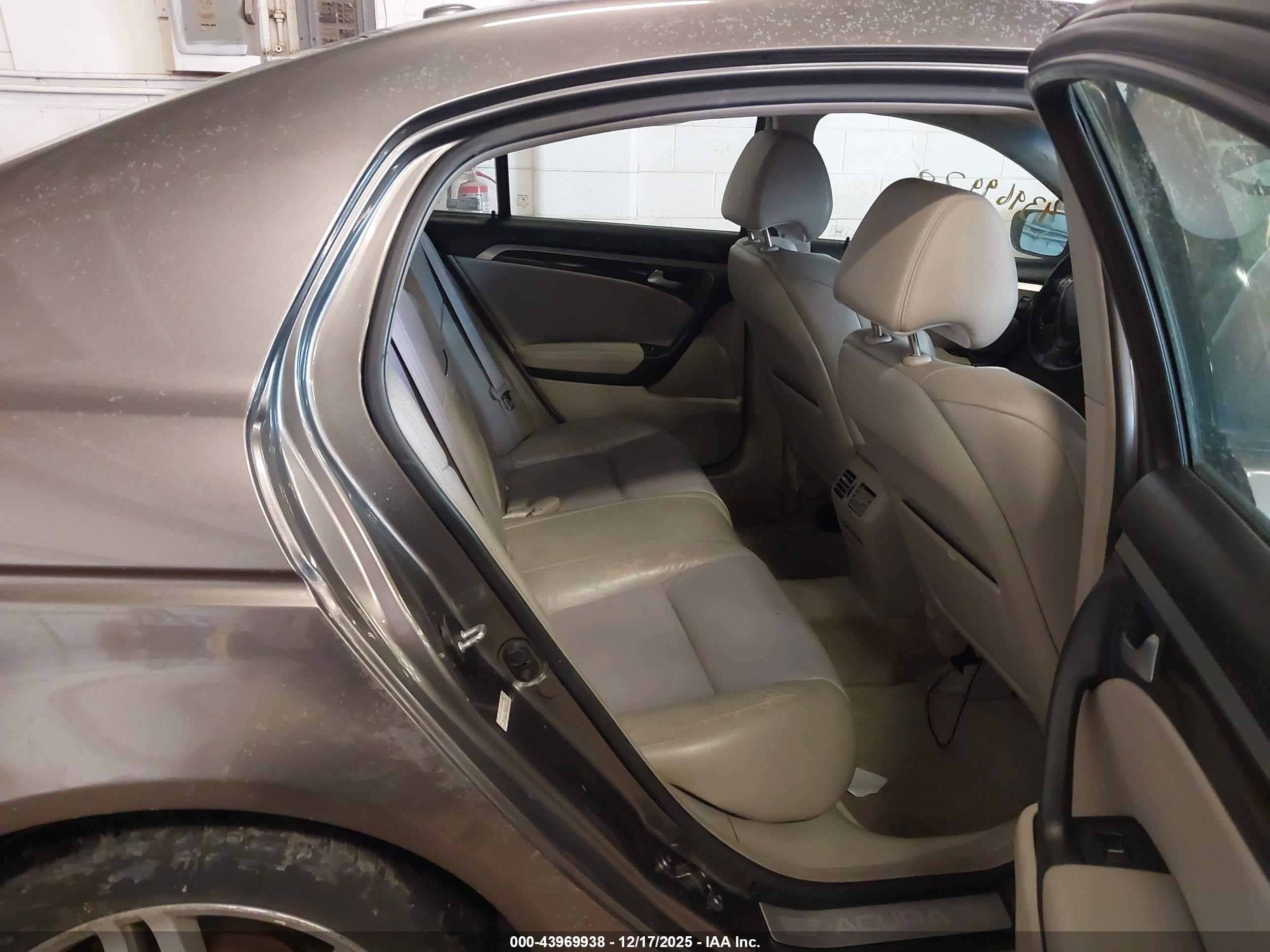ACURA TL image 8