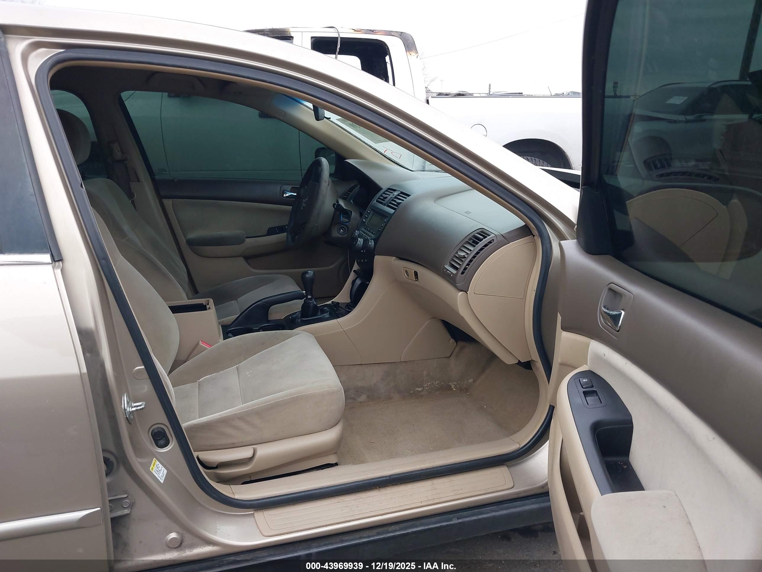 HONDA ACCORD image 5