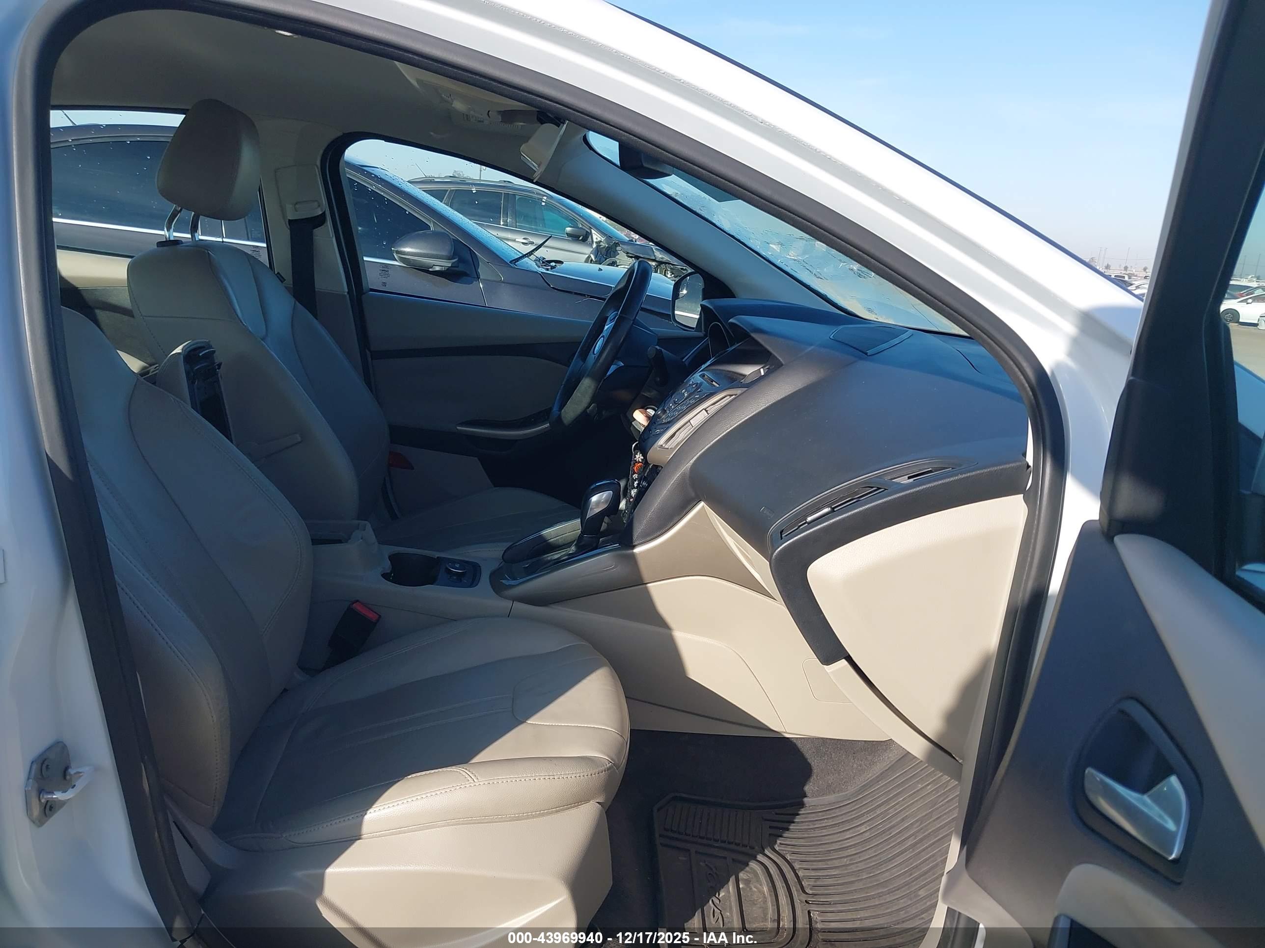 FORD FOCUS image 5