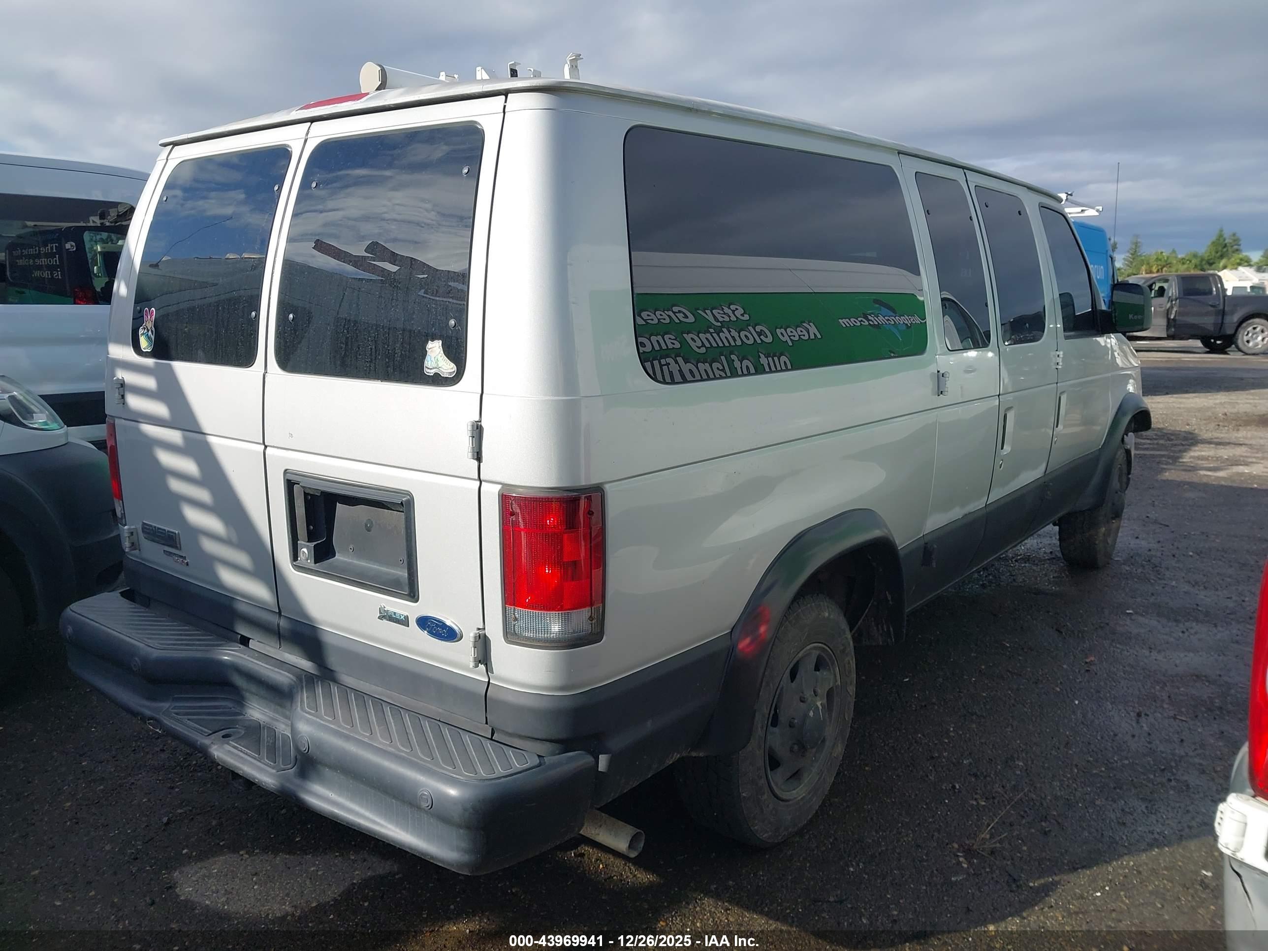 FORD E-150 image 4