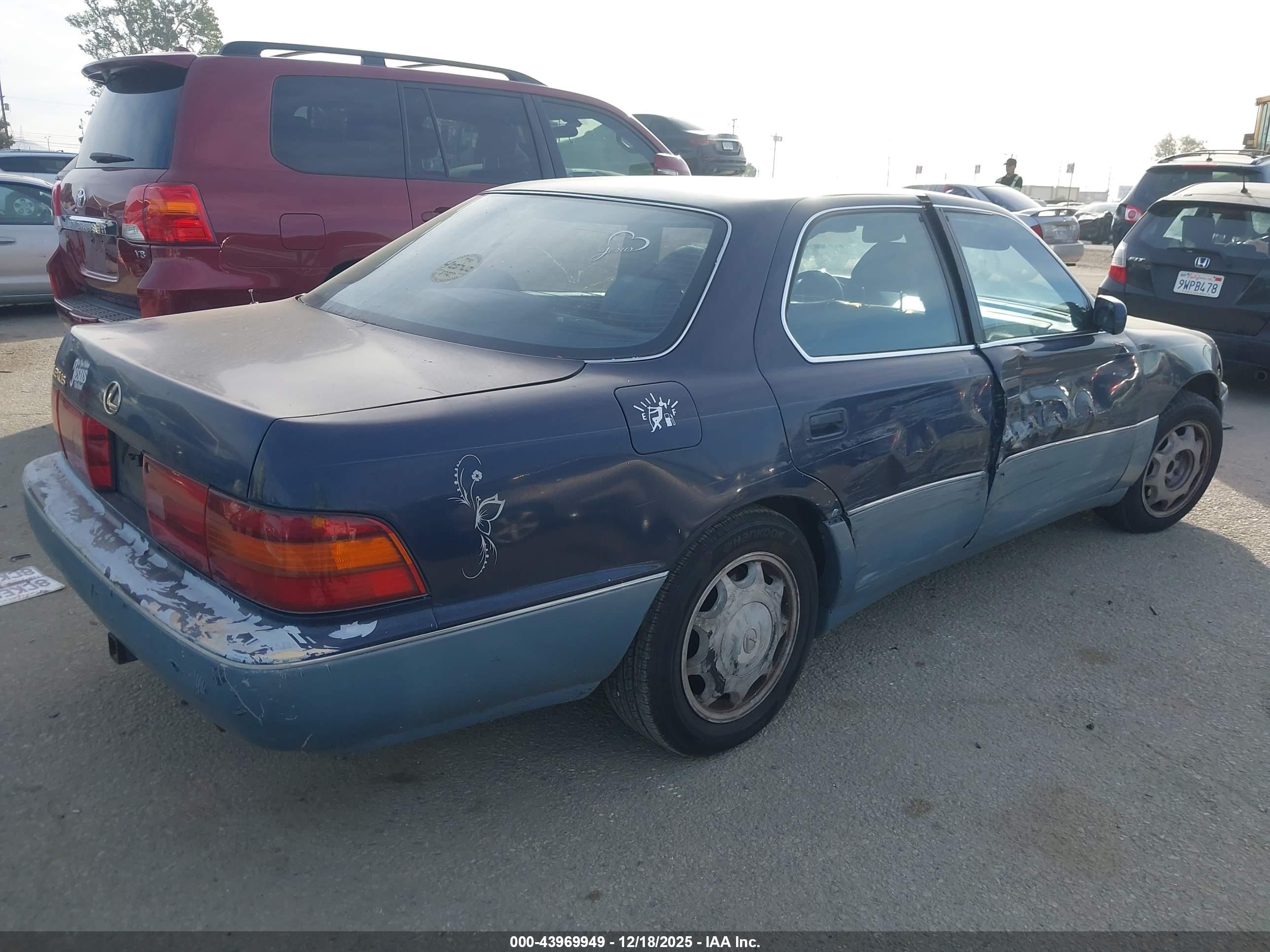 LEXUS LS image 4