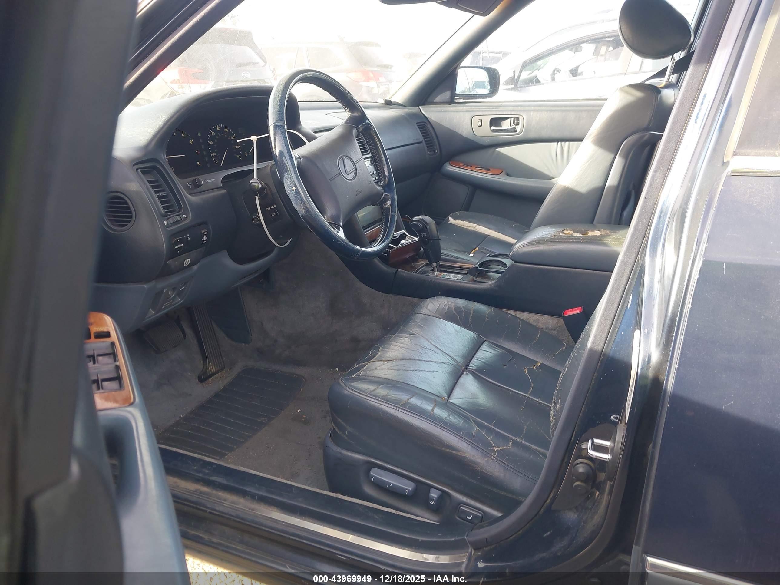 LEXUS LS image 5