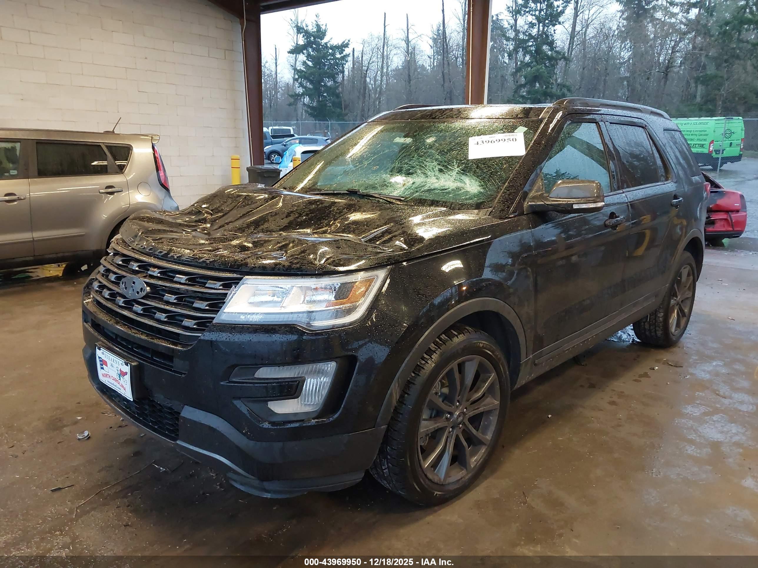 FORD EXPLORER image 2