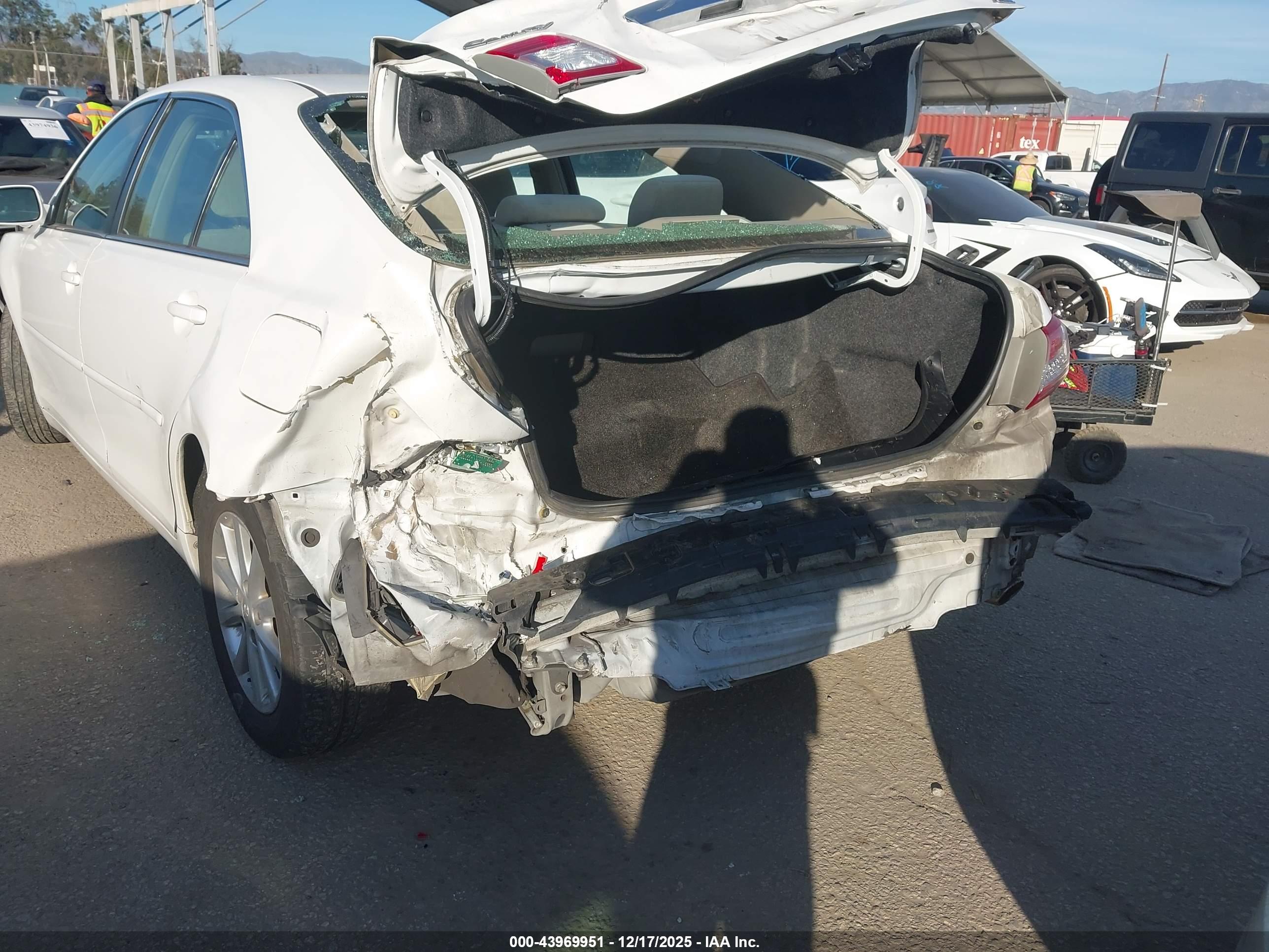 TOYOTA CAMRY image 6
