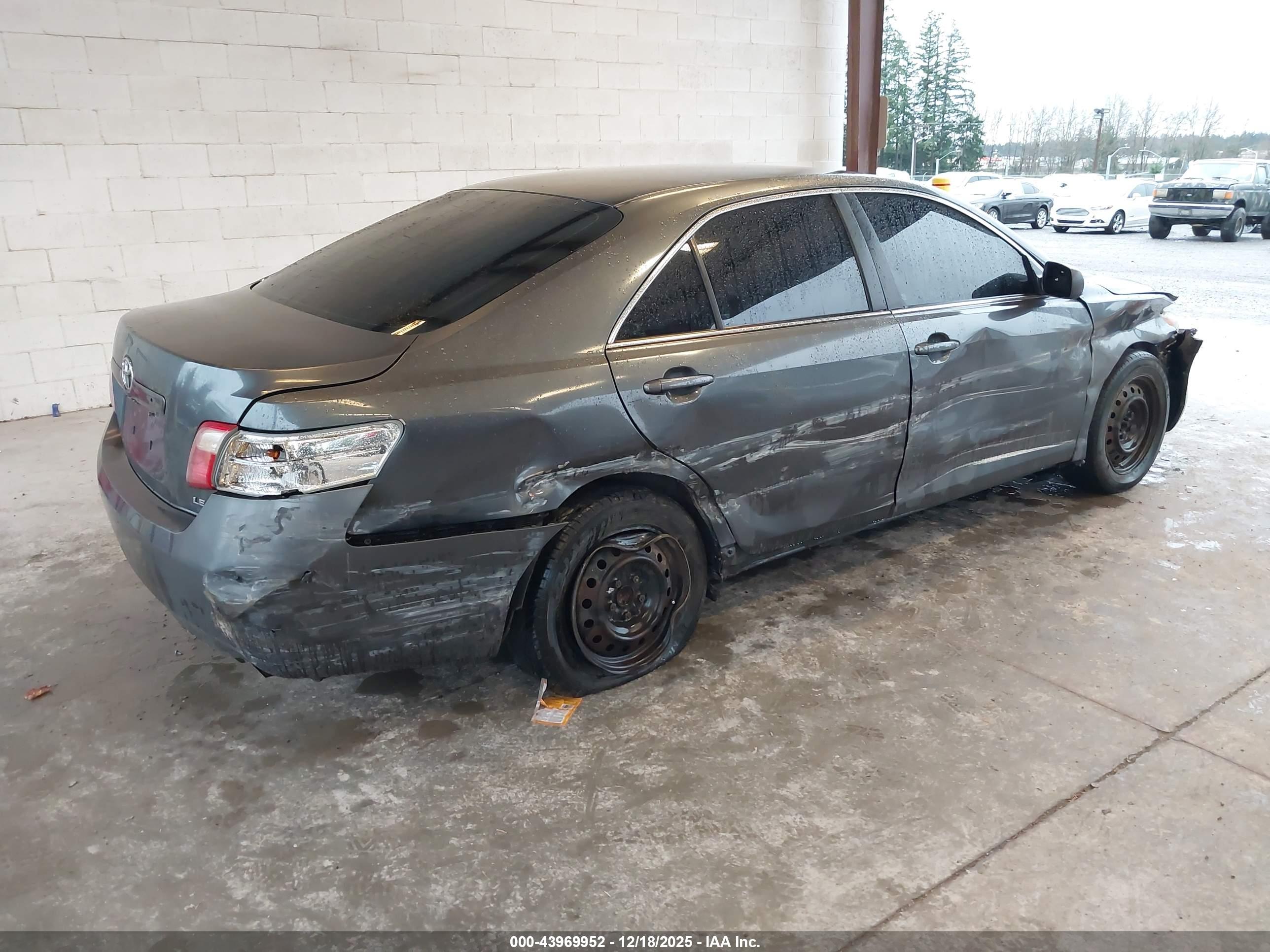 TOYOTA CAMRY image 4