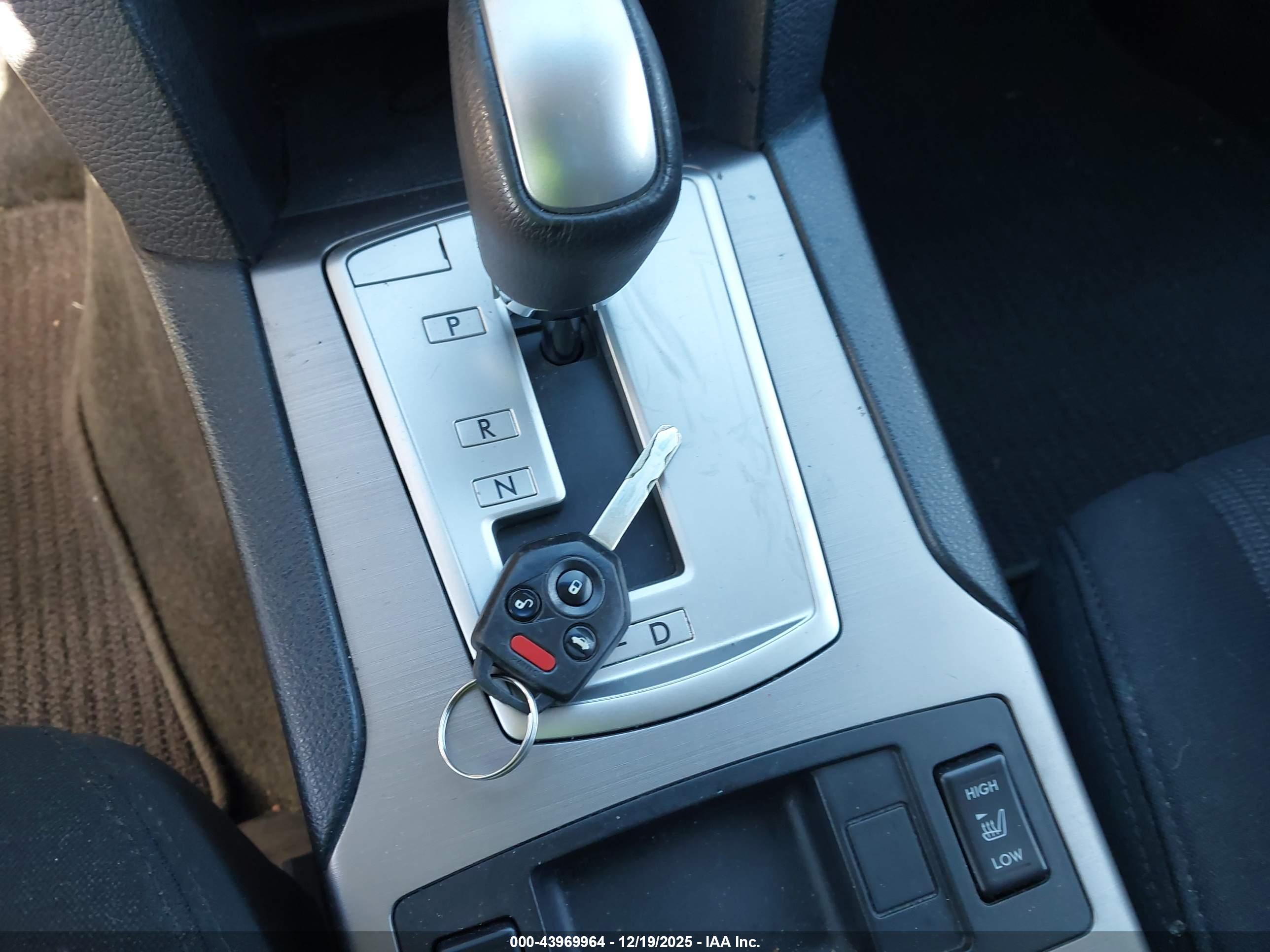 SUBARU OUTBACK image 11