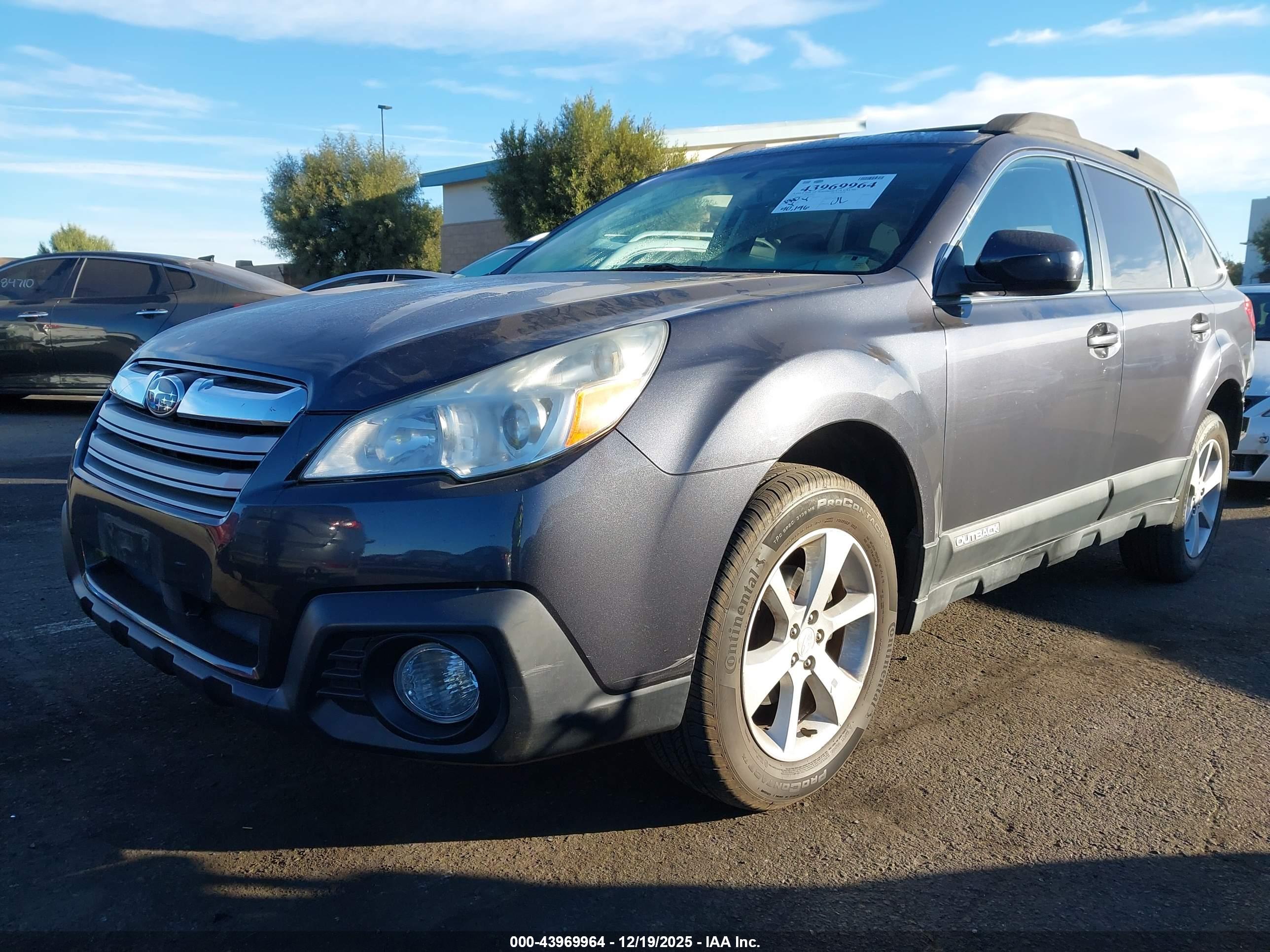 SUBARU OUTBACK image 2