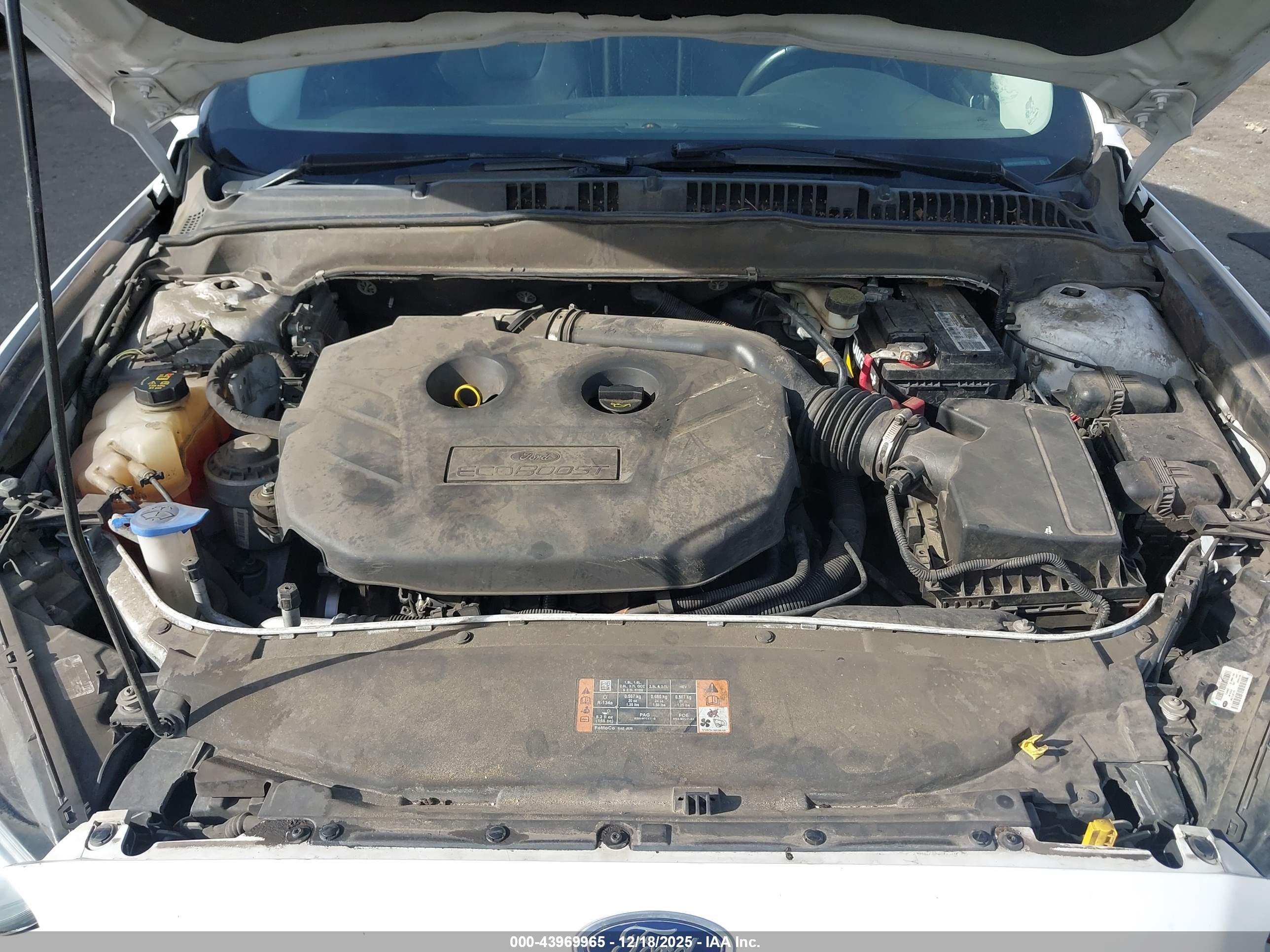 FORD FUSION image 10