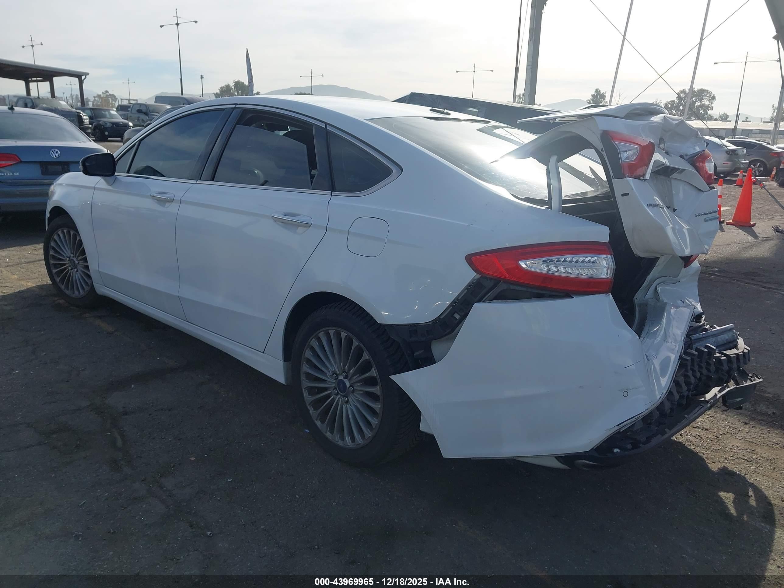 FORD FUSION image 3