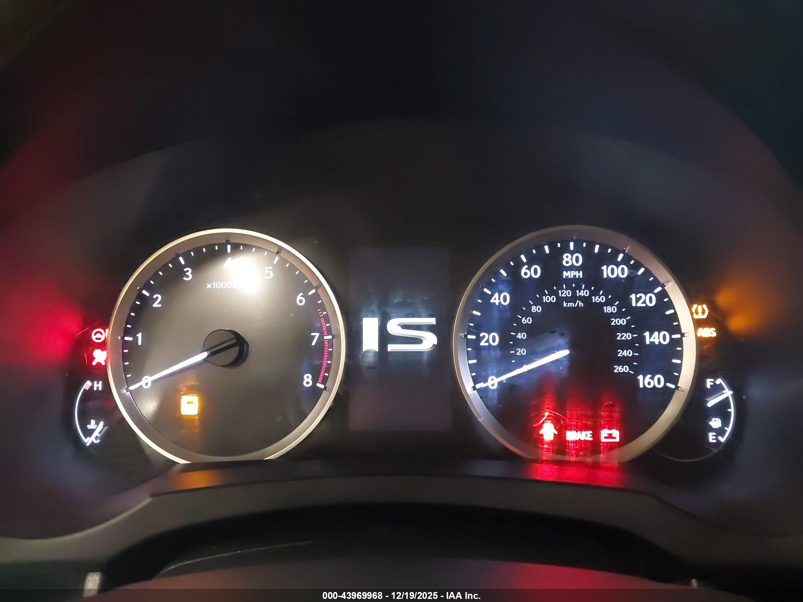 LEXUS IS image 7