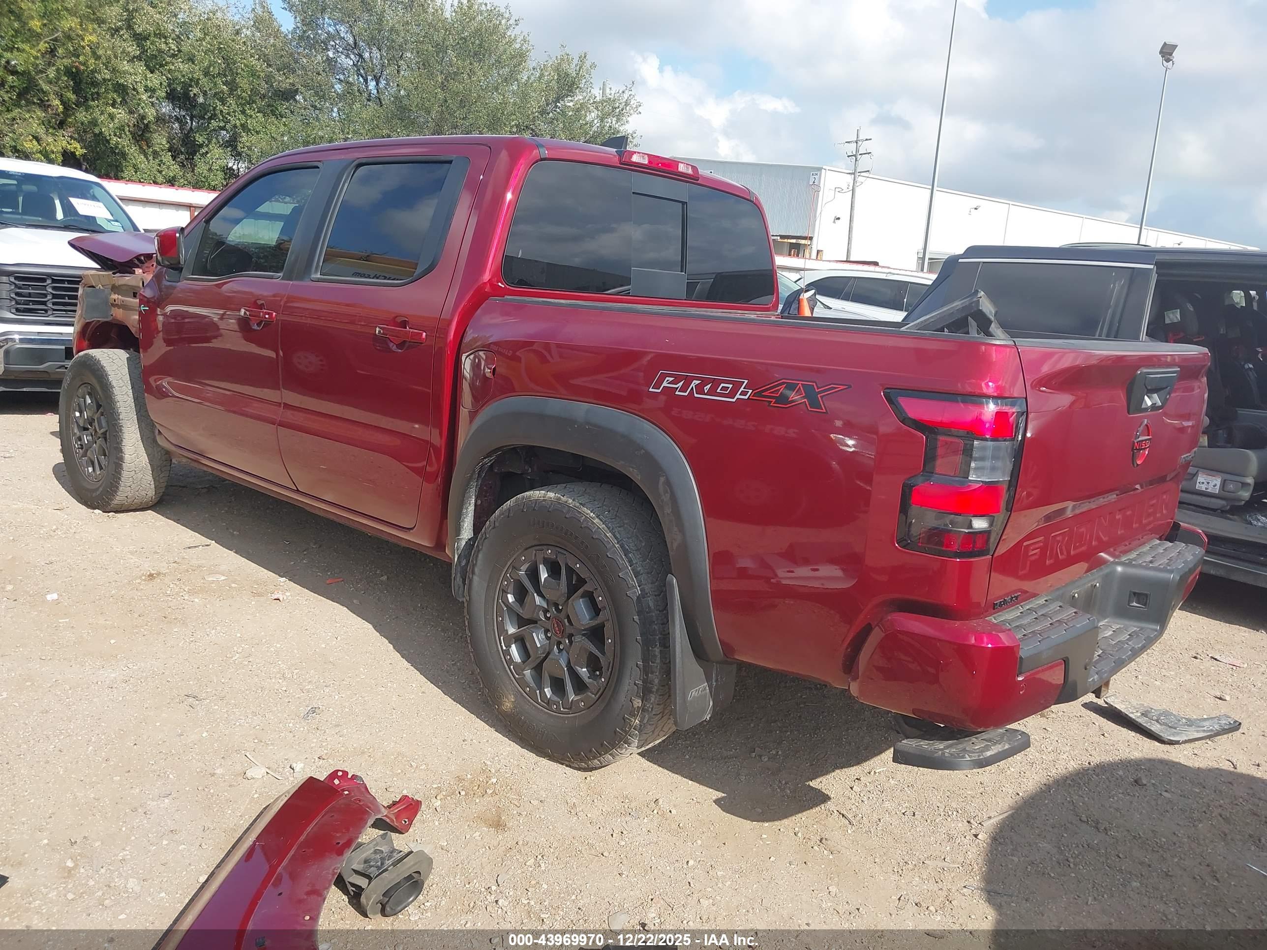 NISSAN FRONTIER image 3