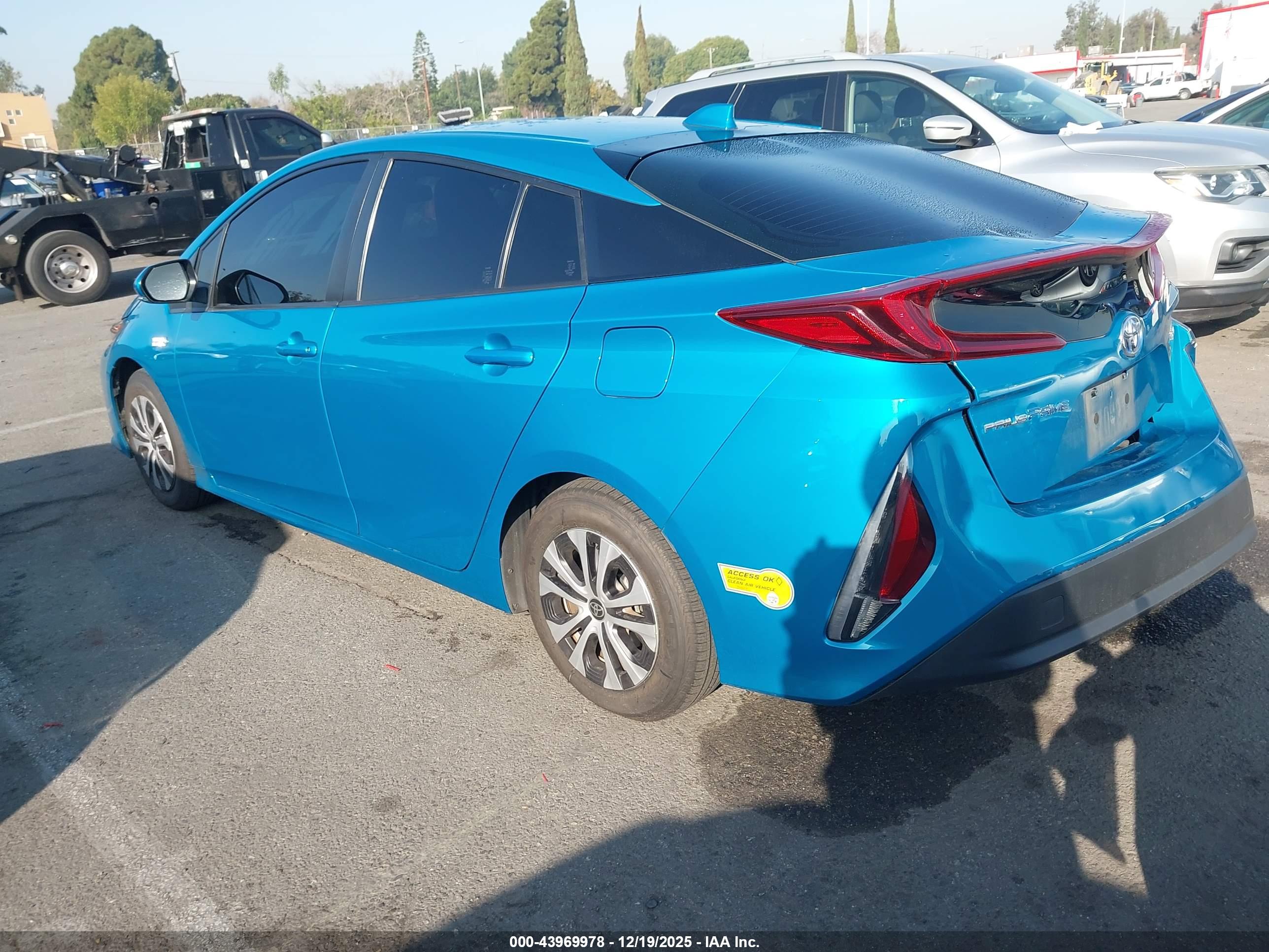 TOYOTA PRIUS image 3