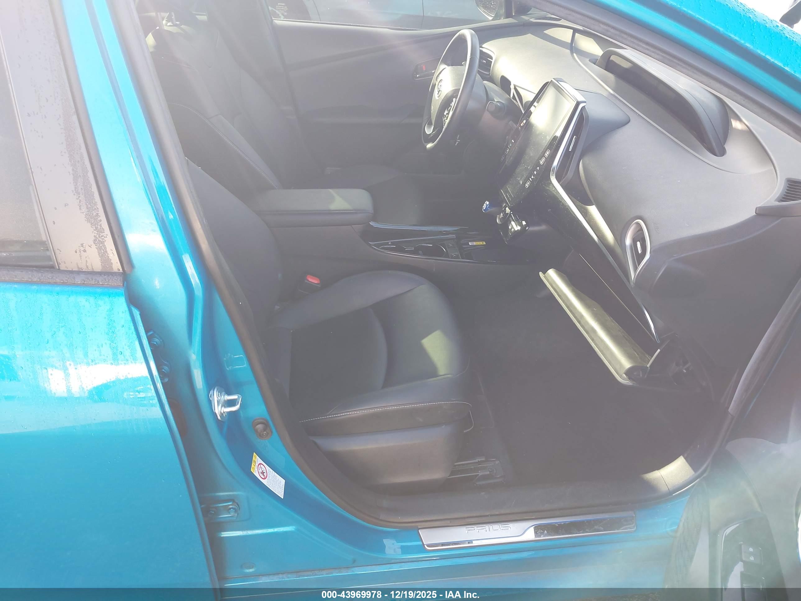 TOYOTA PRIUS image 5
