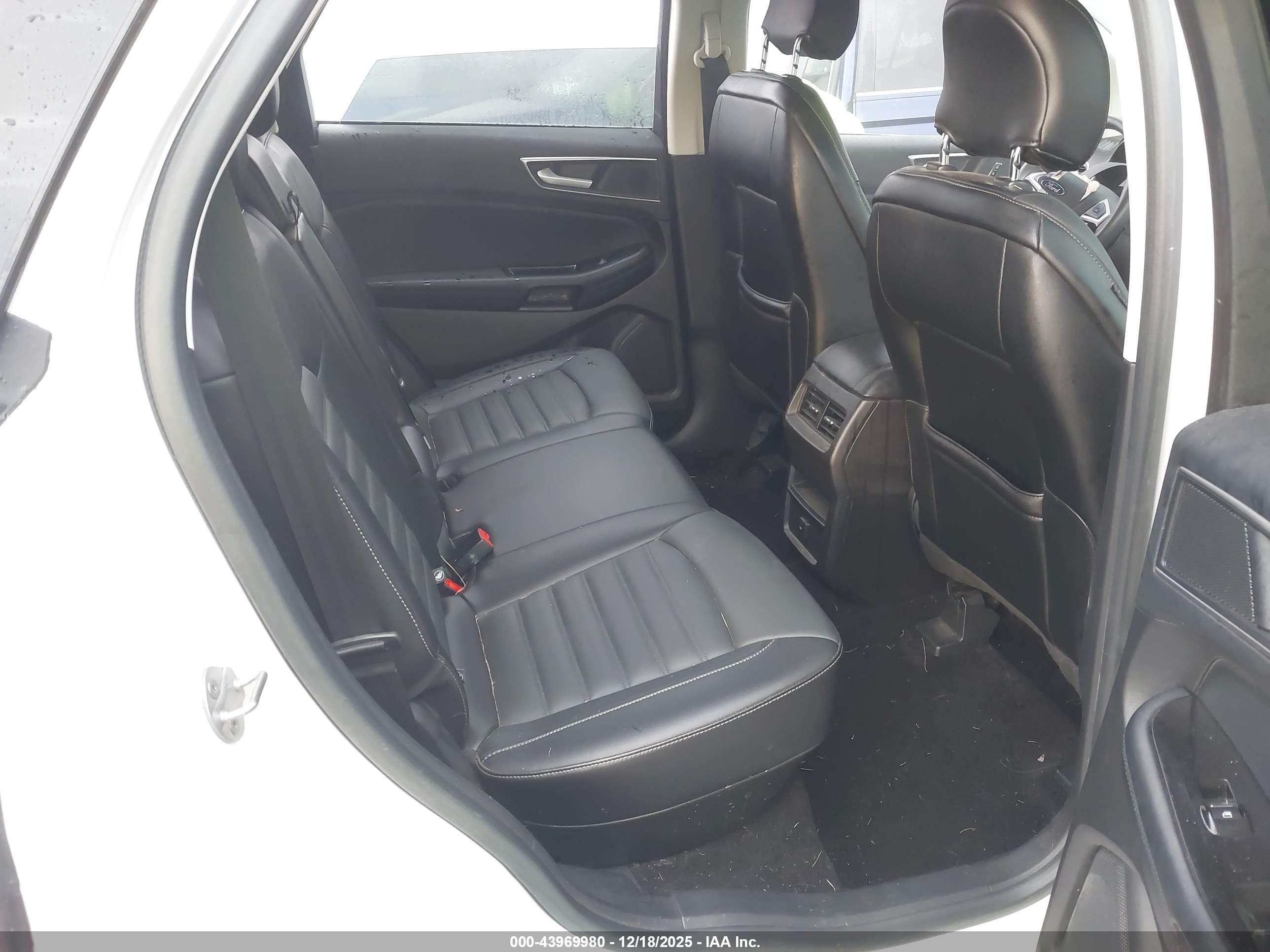 FORD EDGE image 8