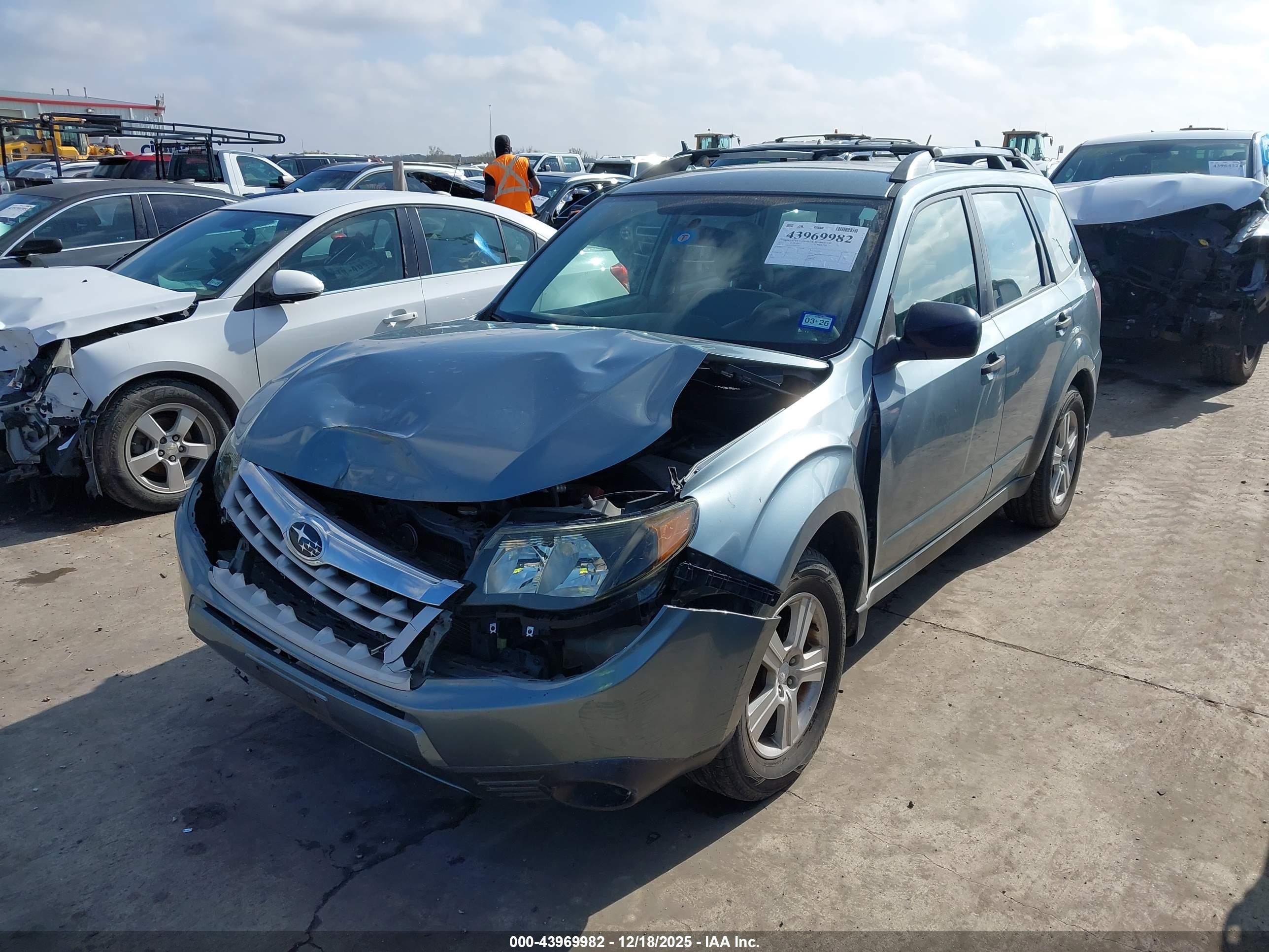 SUBARU FORESTER image 2