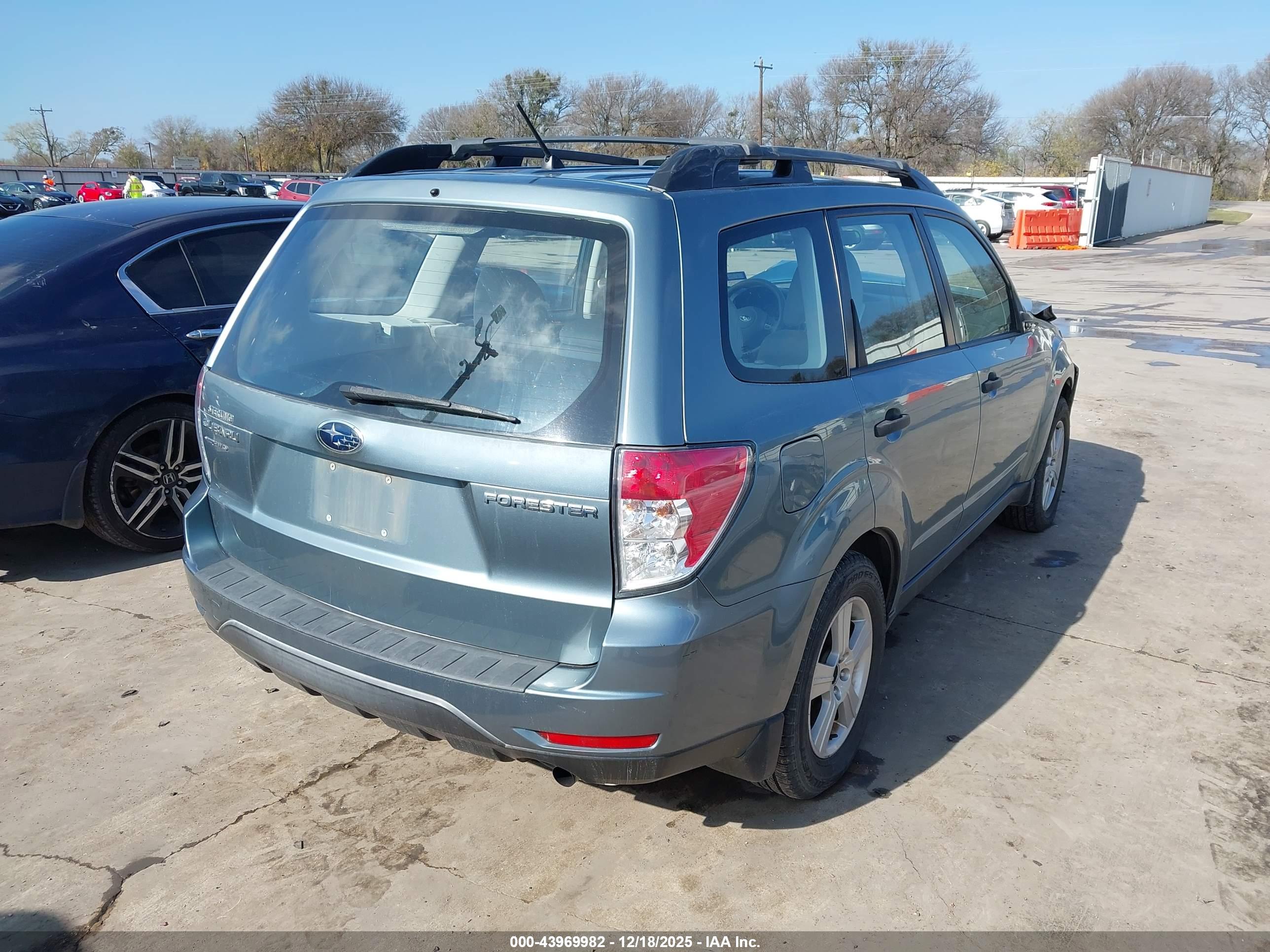 SUBARU FORESTER image 4