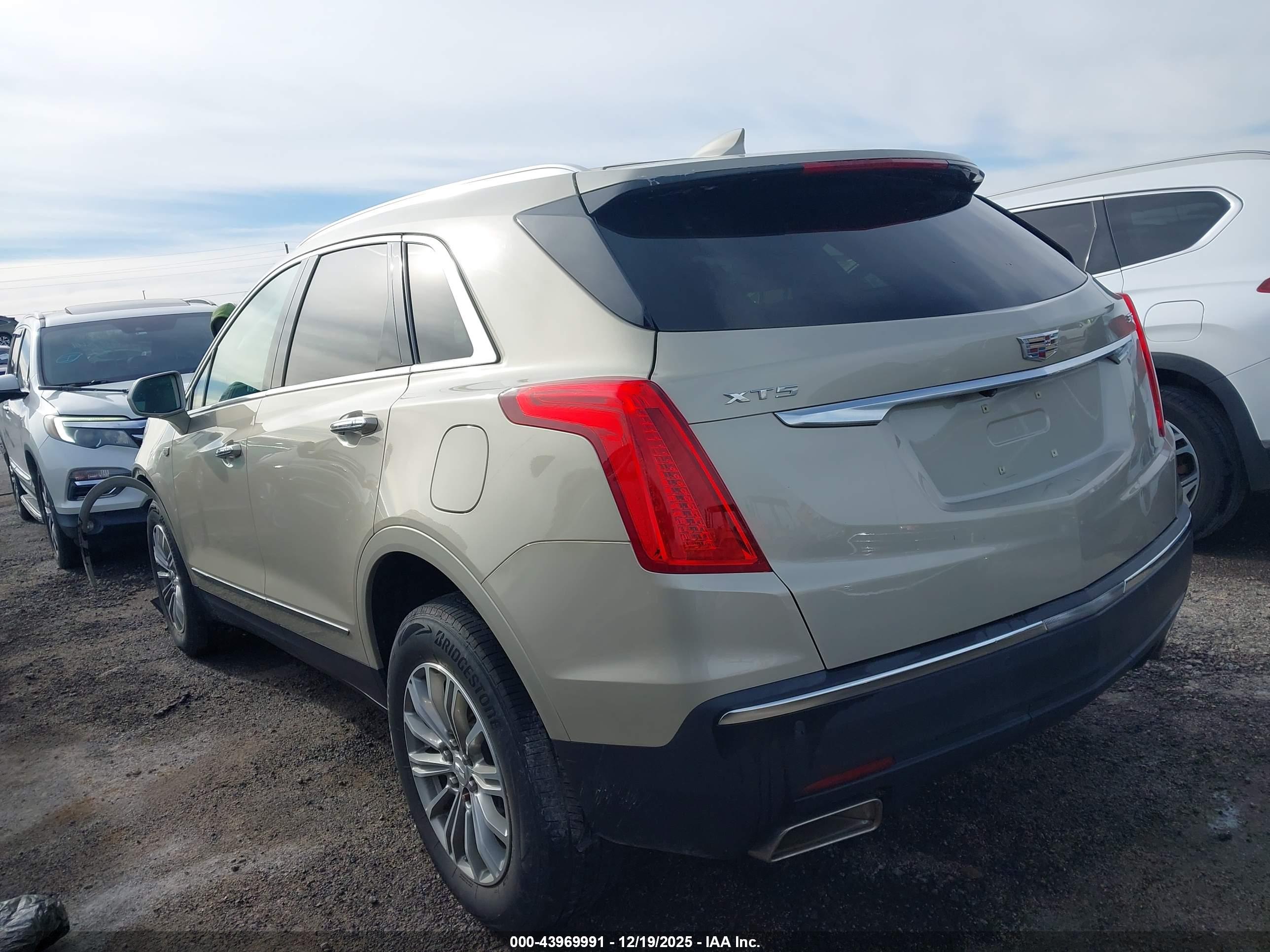 CADILLAC XT5 image 3
