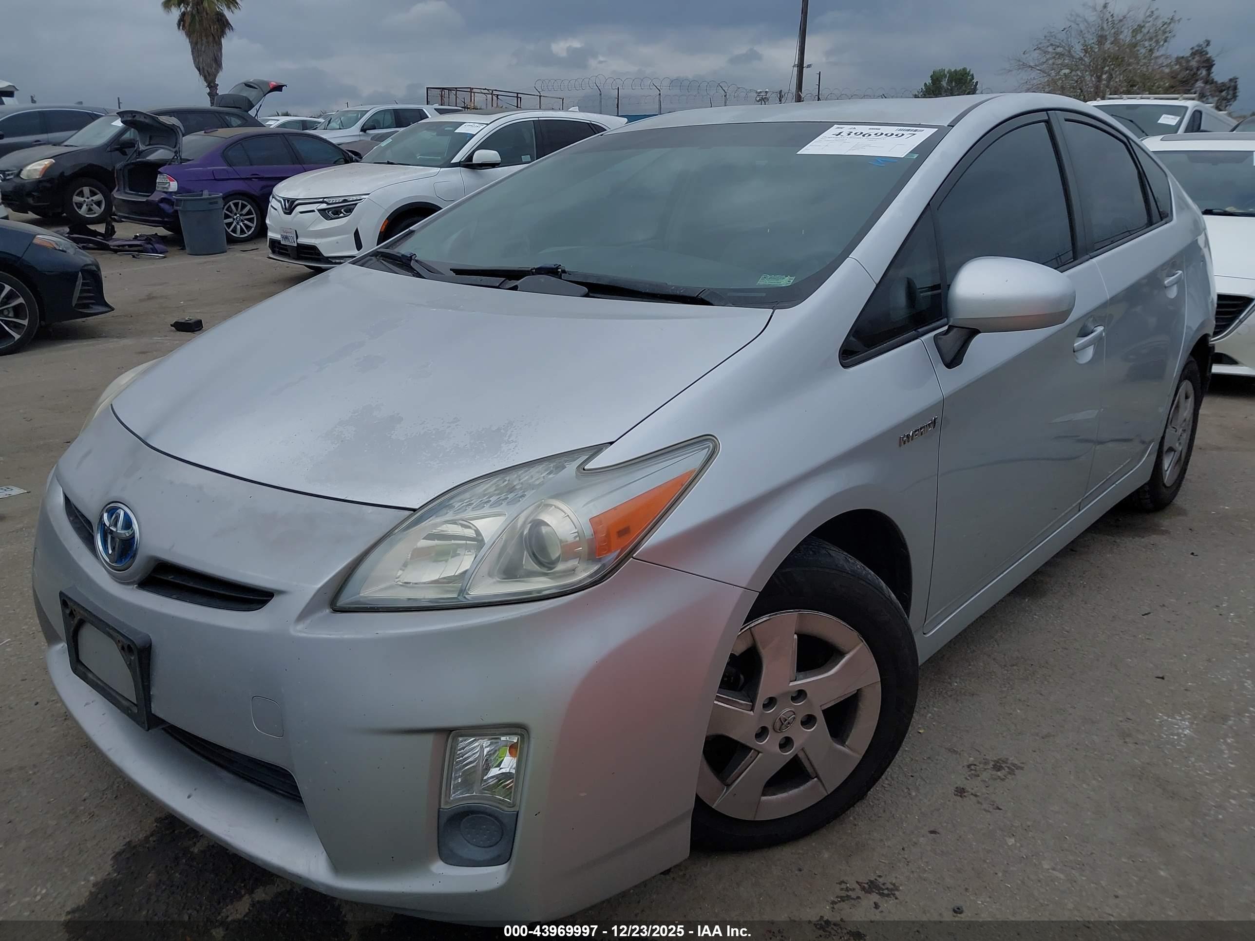 TOYOTA PRIUS image 2