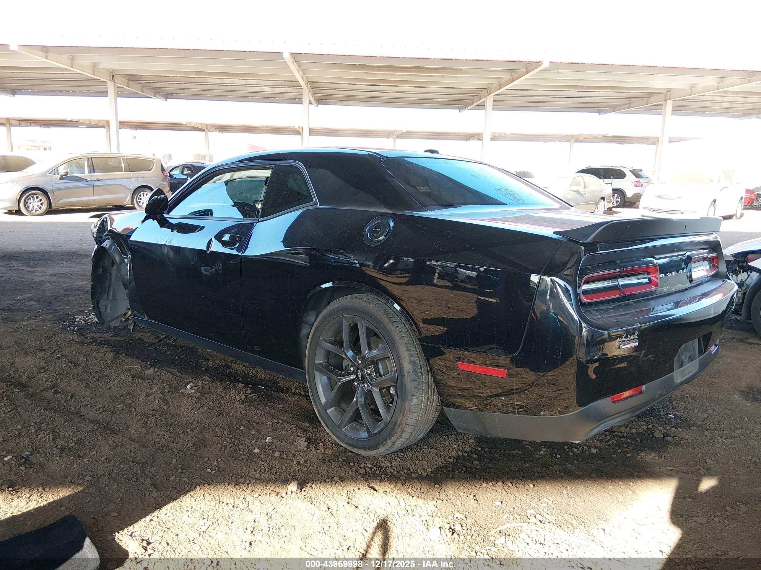 DODGE CHALLENGER image 3