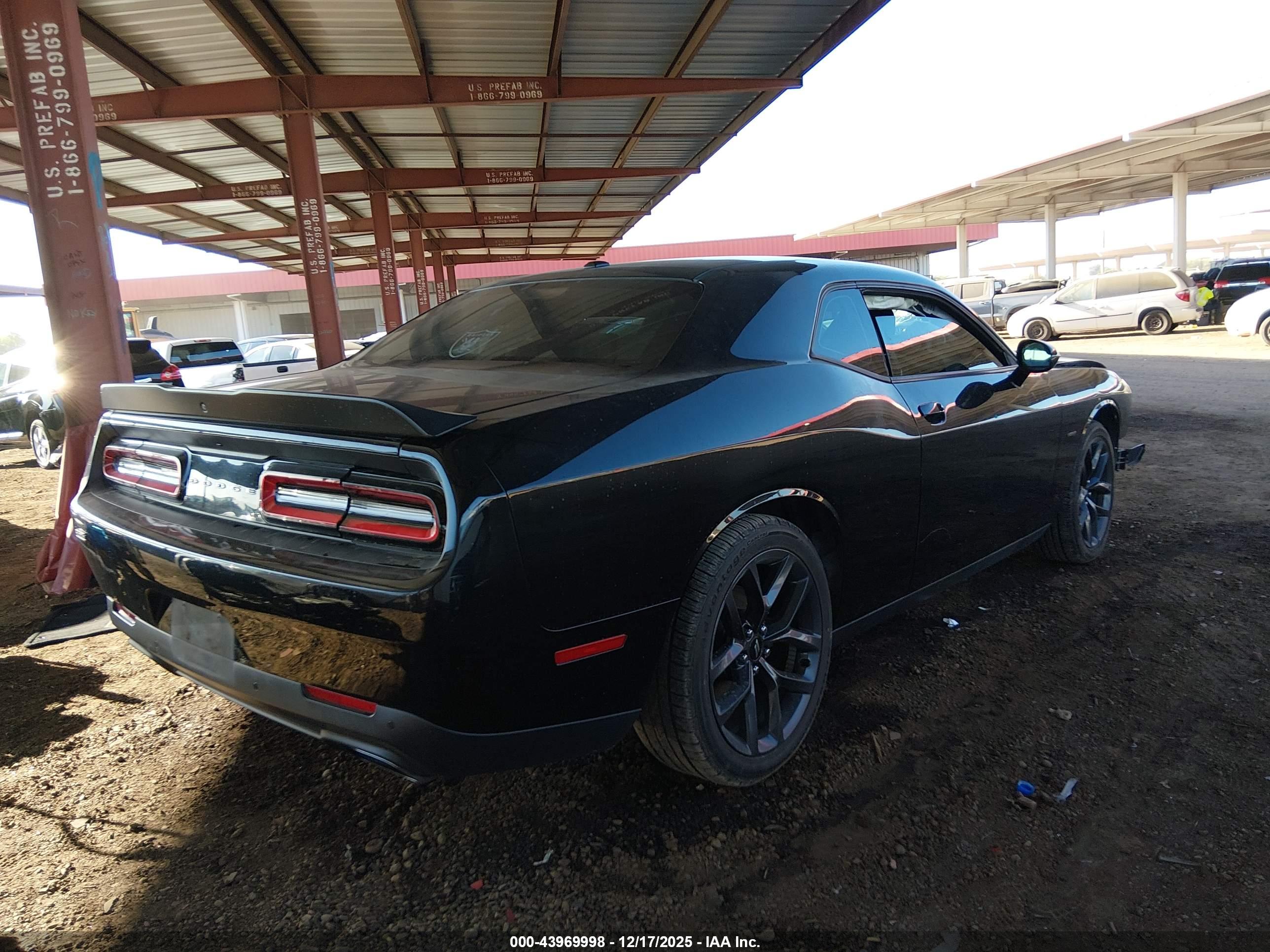 DODGE CHALLENGER image 4