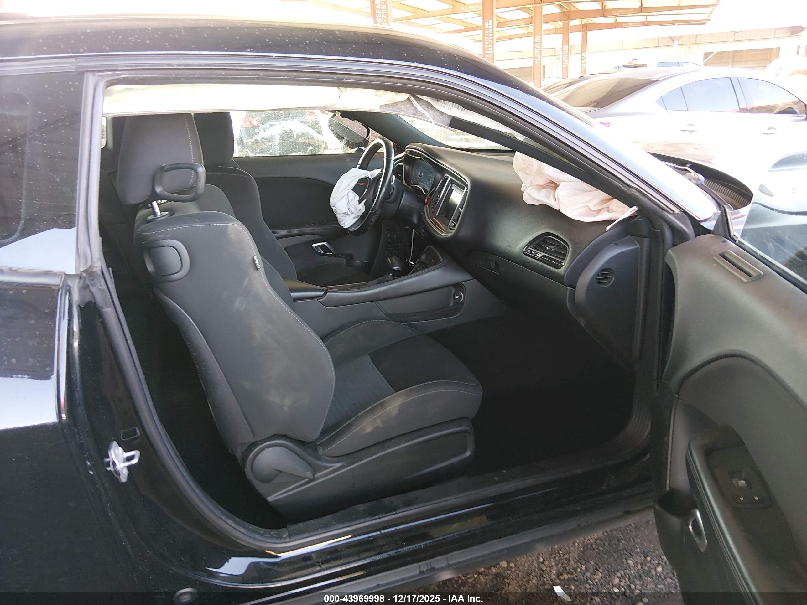 DODGE CHALLENGER image 5