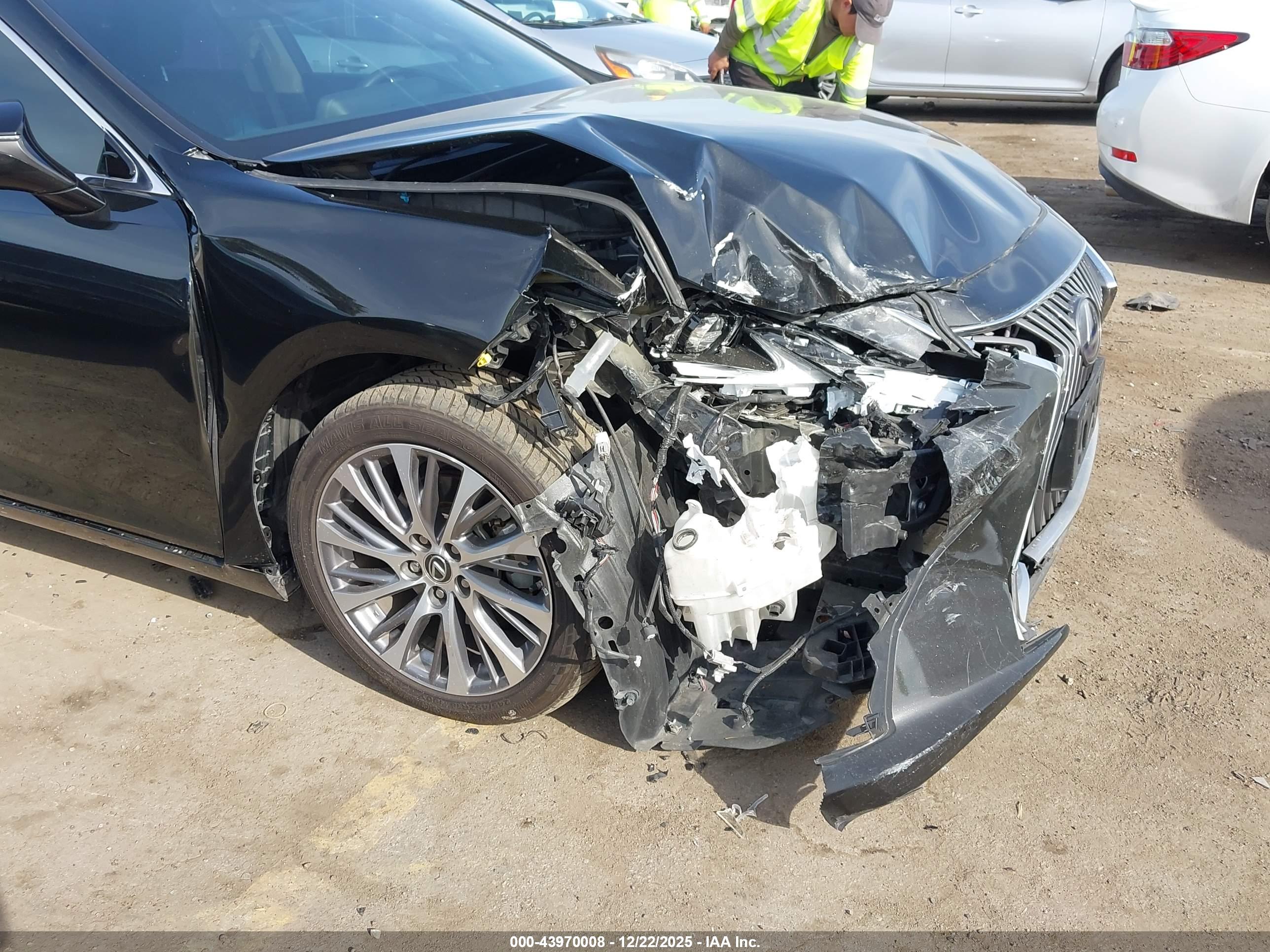 LEXUS ES image 6