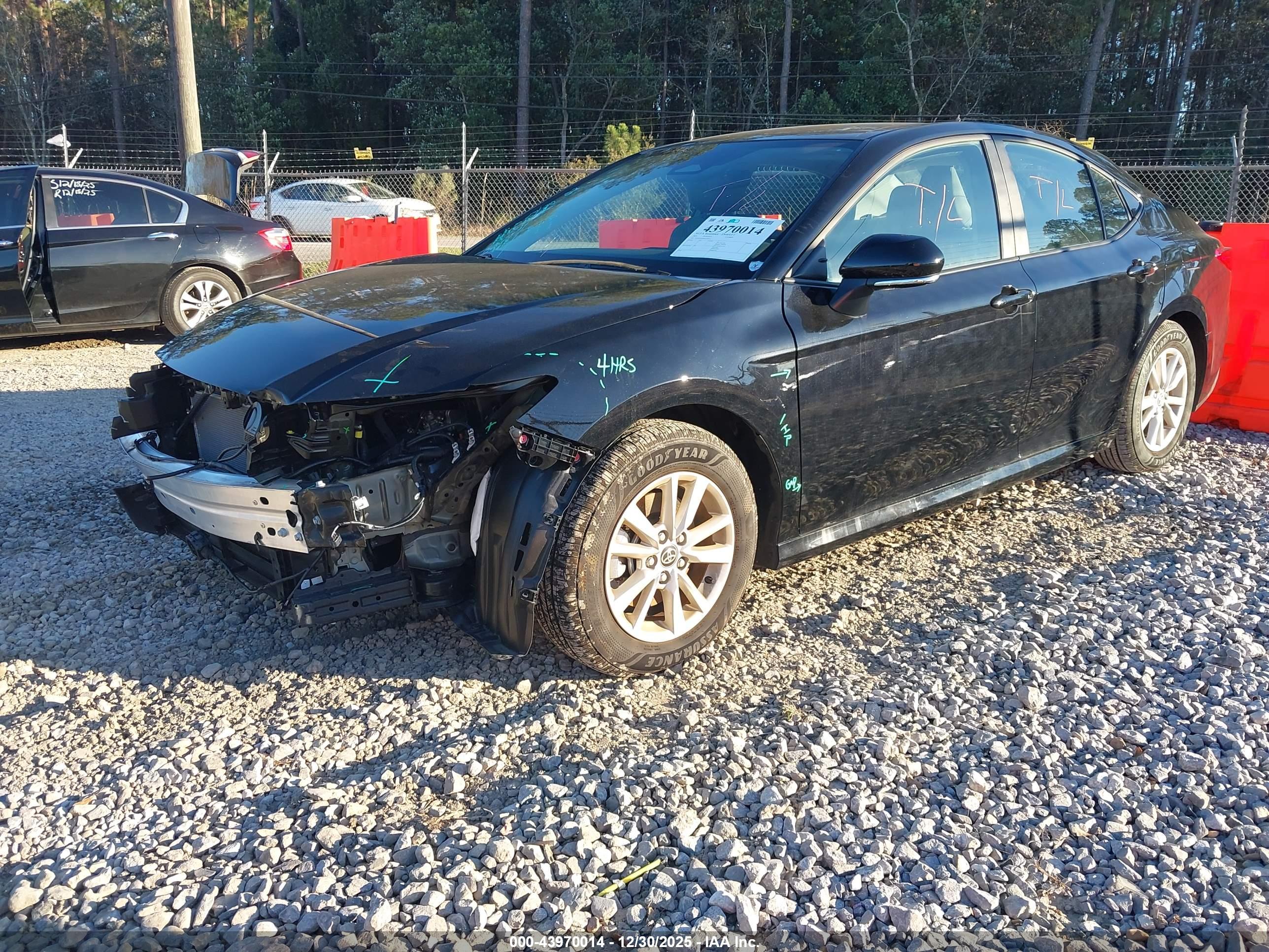 TOYOTA CAMRY image 2