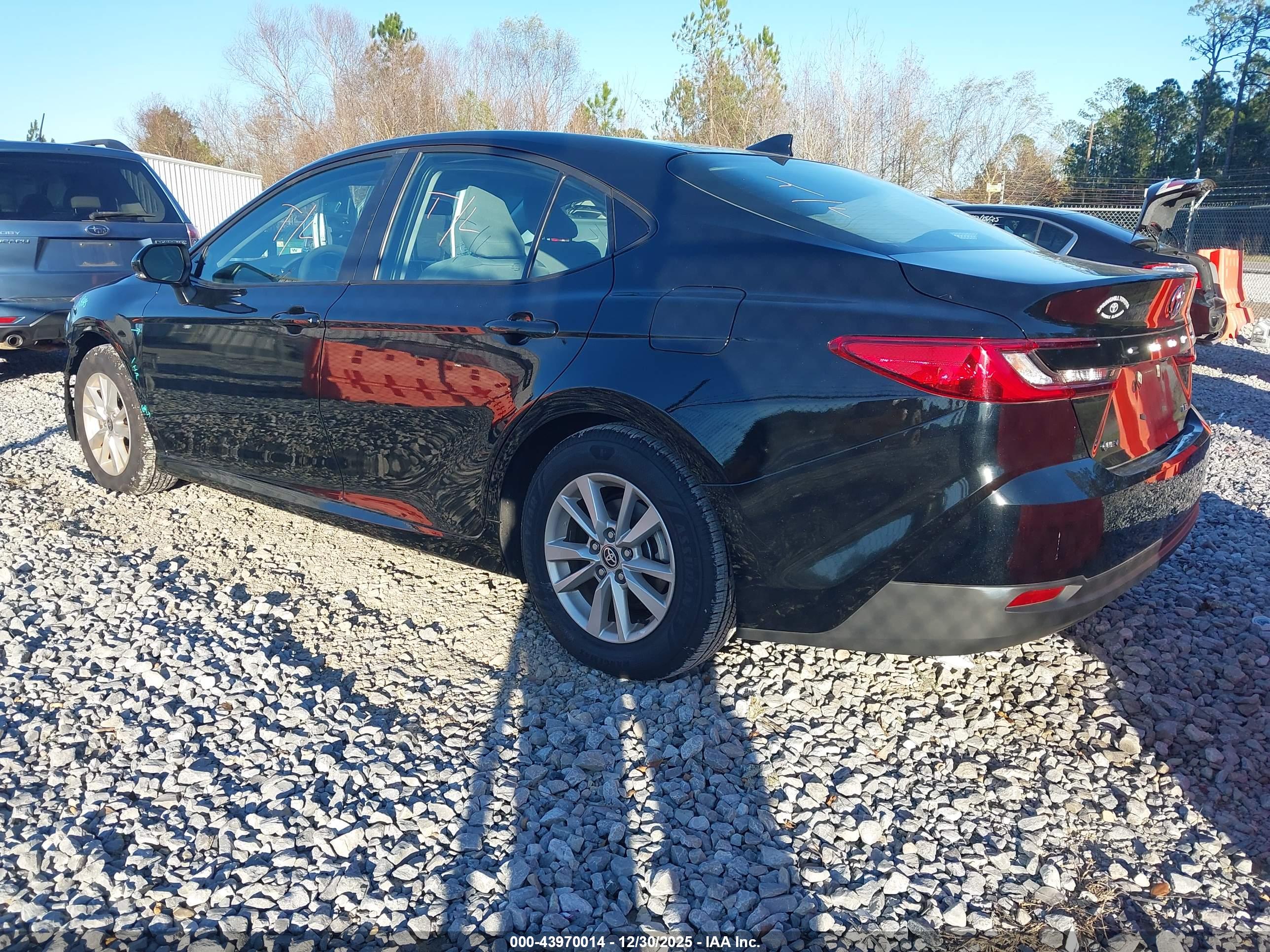 TOYOTA CAMRY image 3
