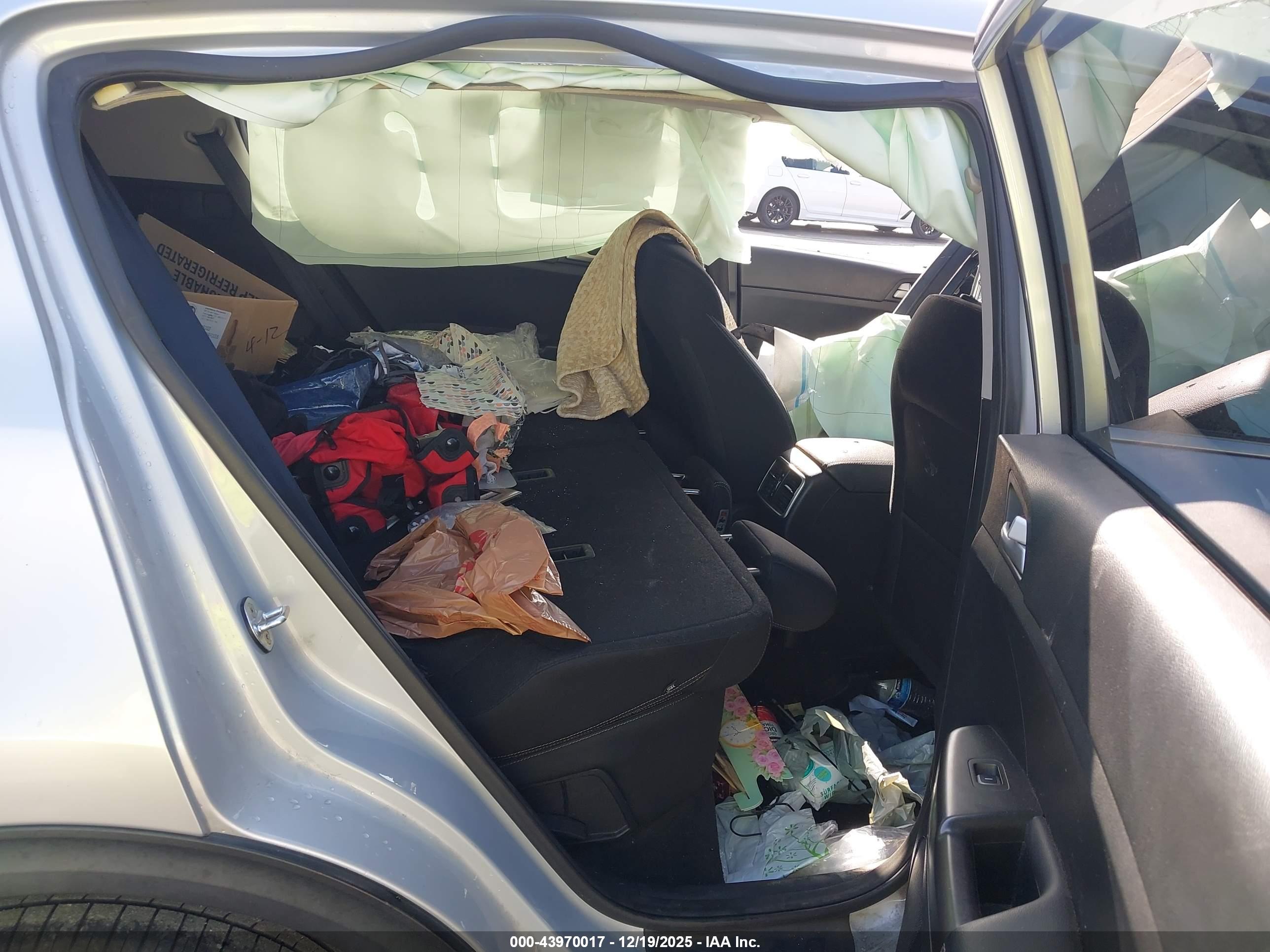 KIA SPORTAGE image 8