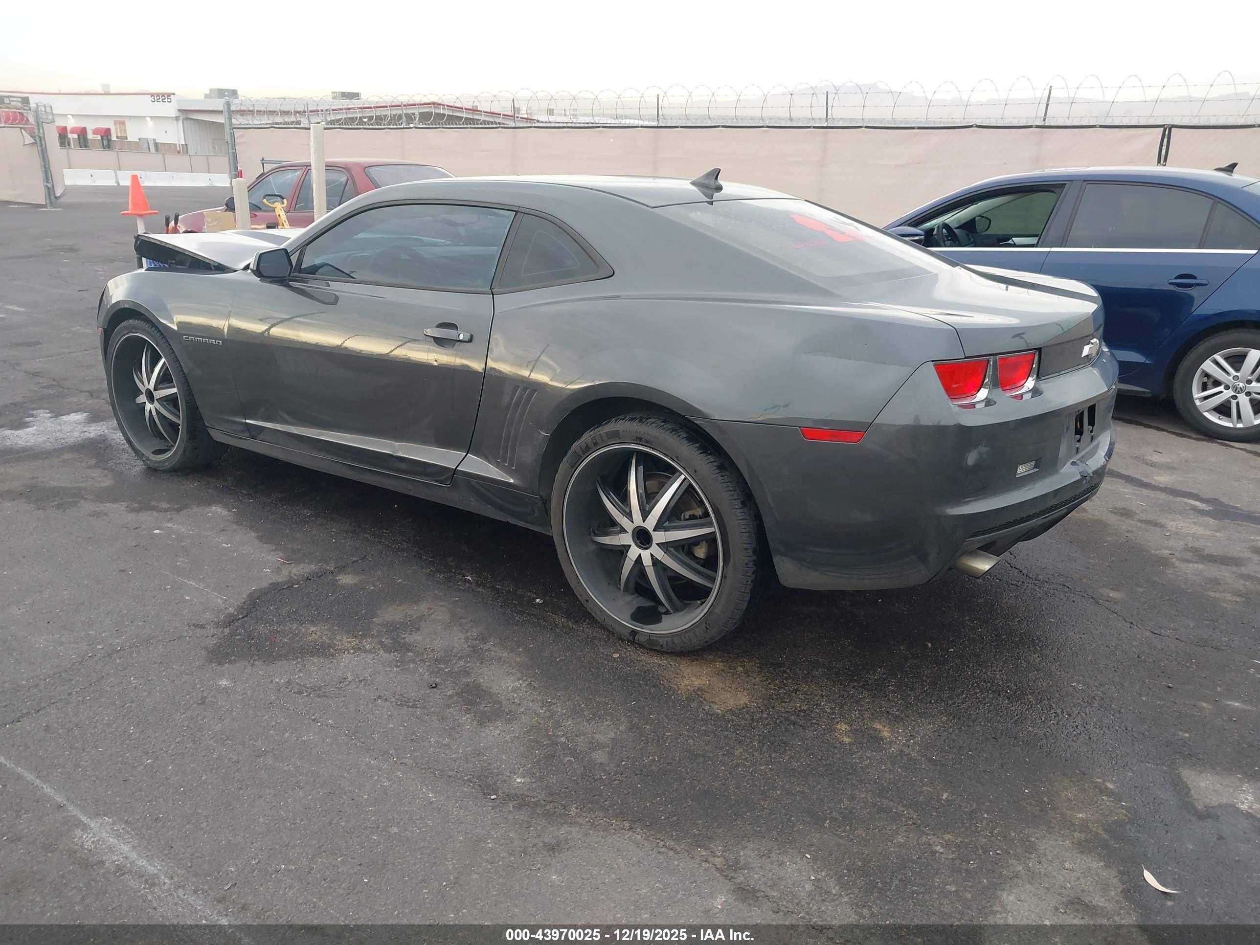 CHEVROLET CAMARO image 3
