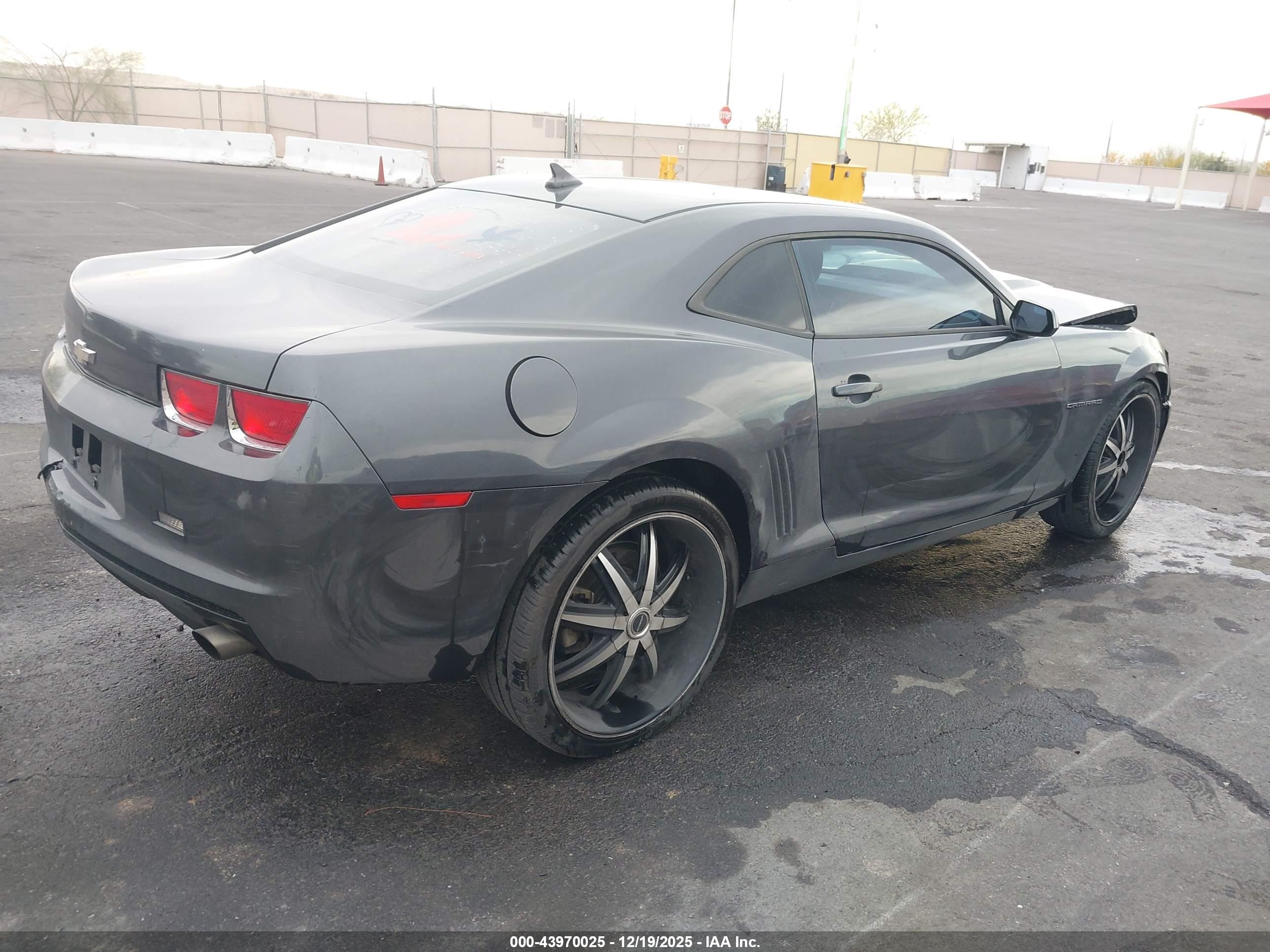 CHEVROLET CAMARO image 4