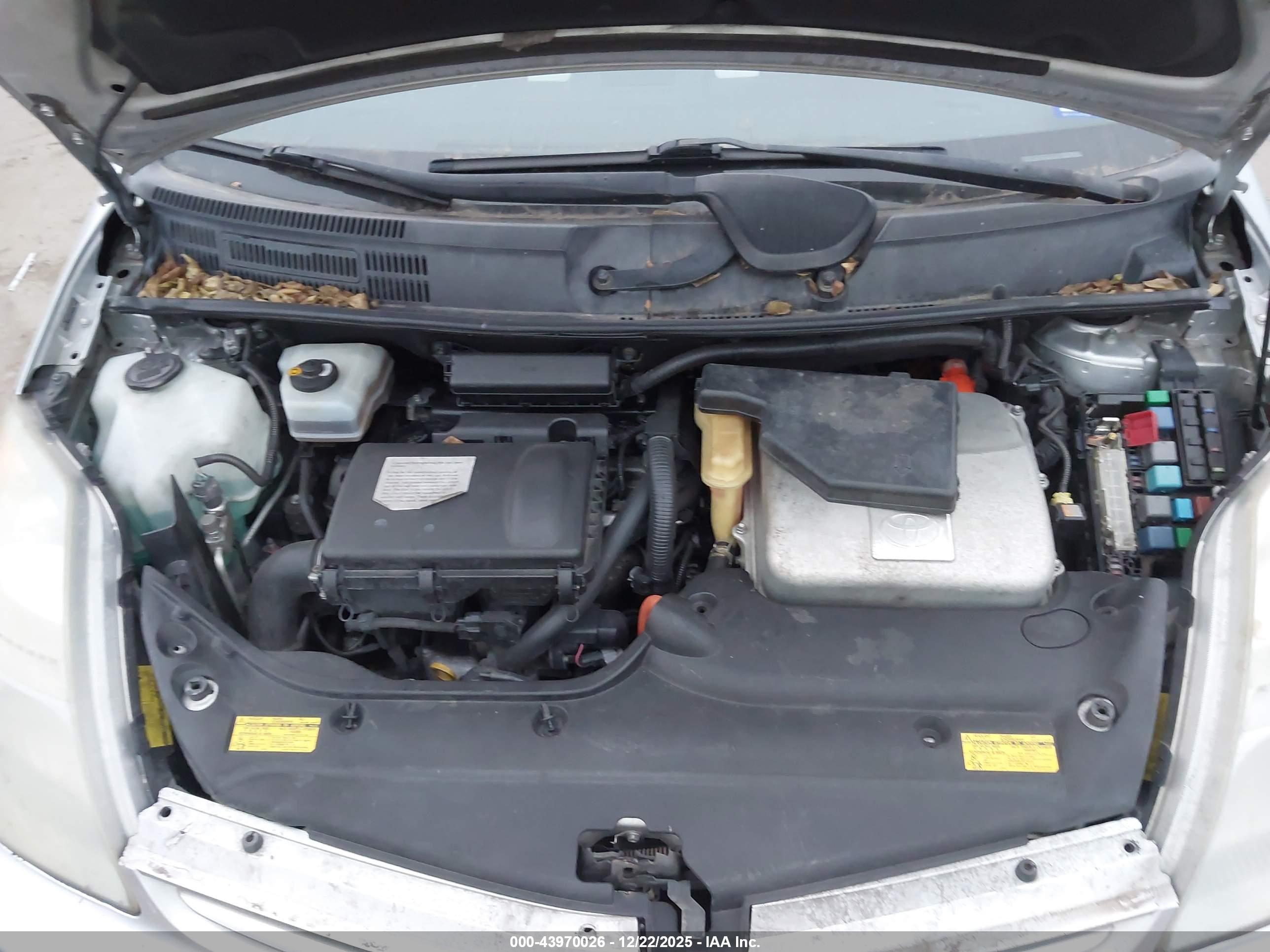 TOYOTA PRIUS image 10