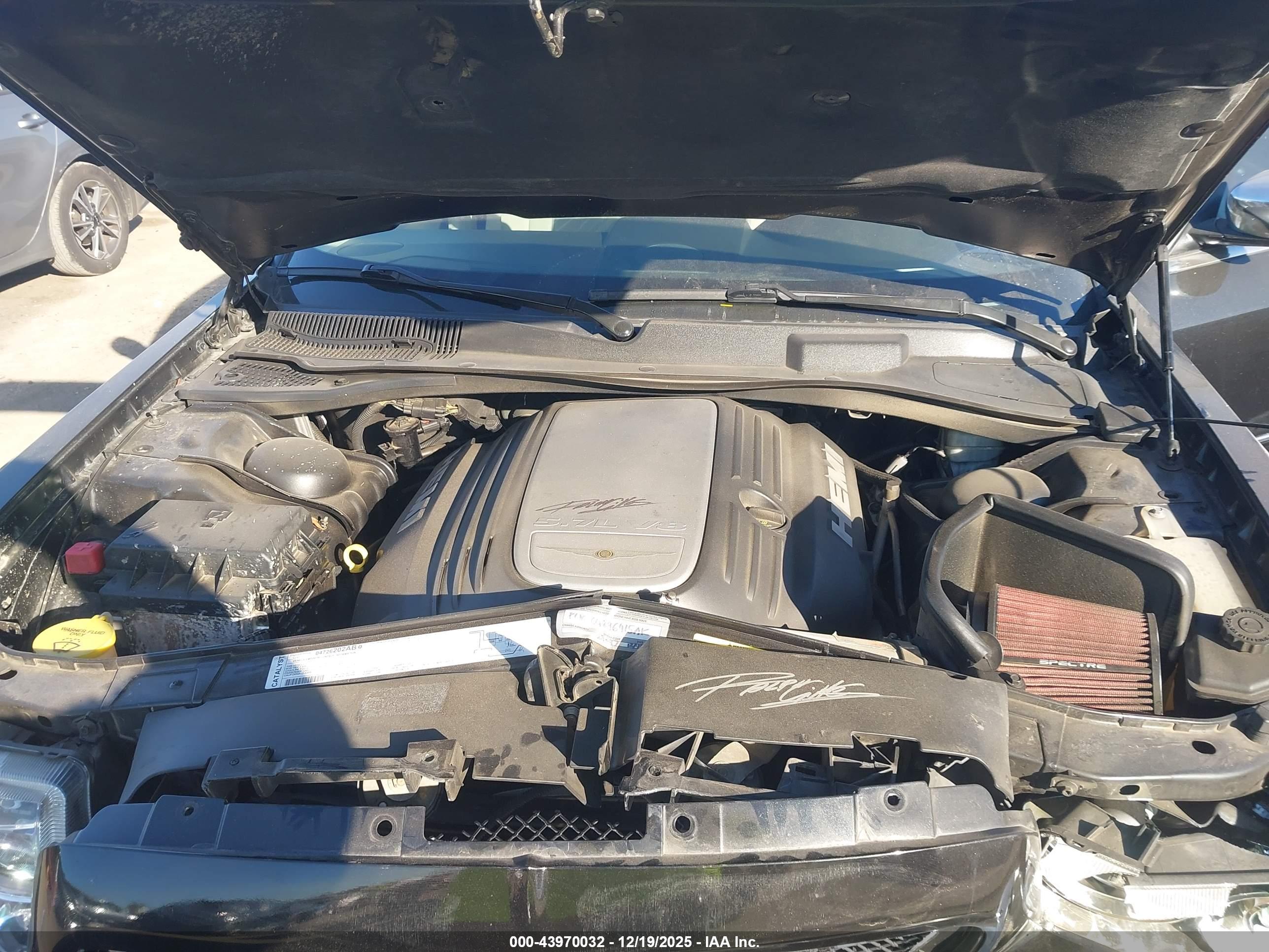 CHRYSLER 300C image 10