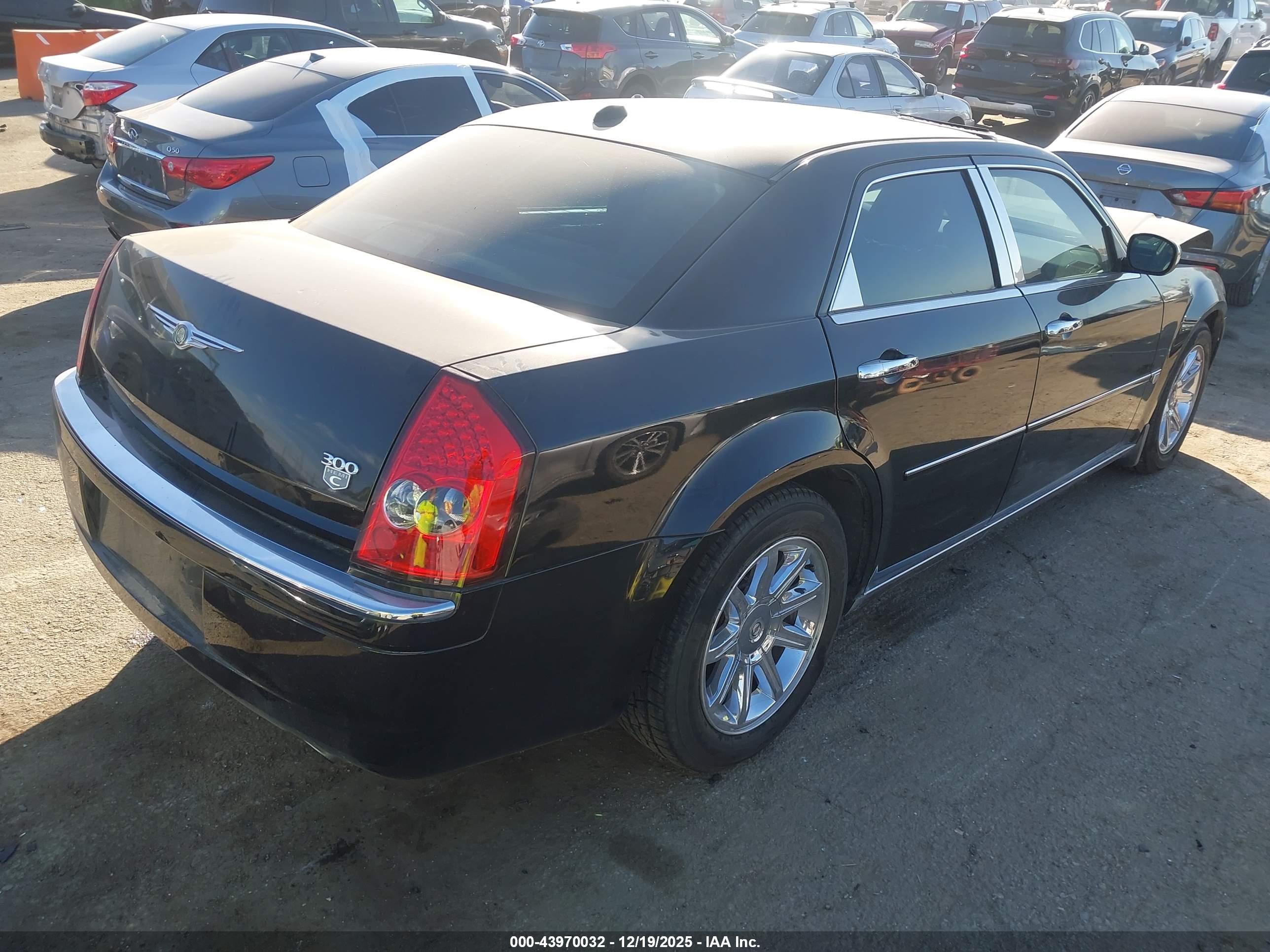 CHRYSLER 300C image 4
