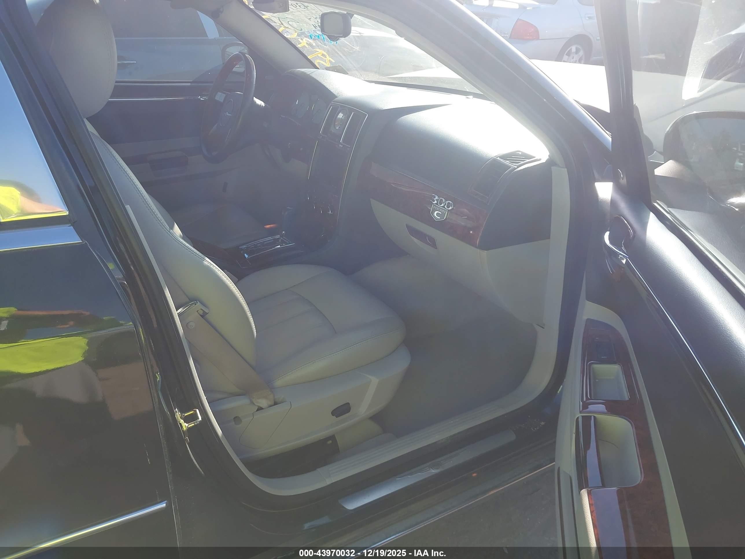 CHRYSLER 300C image 5