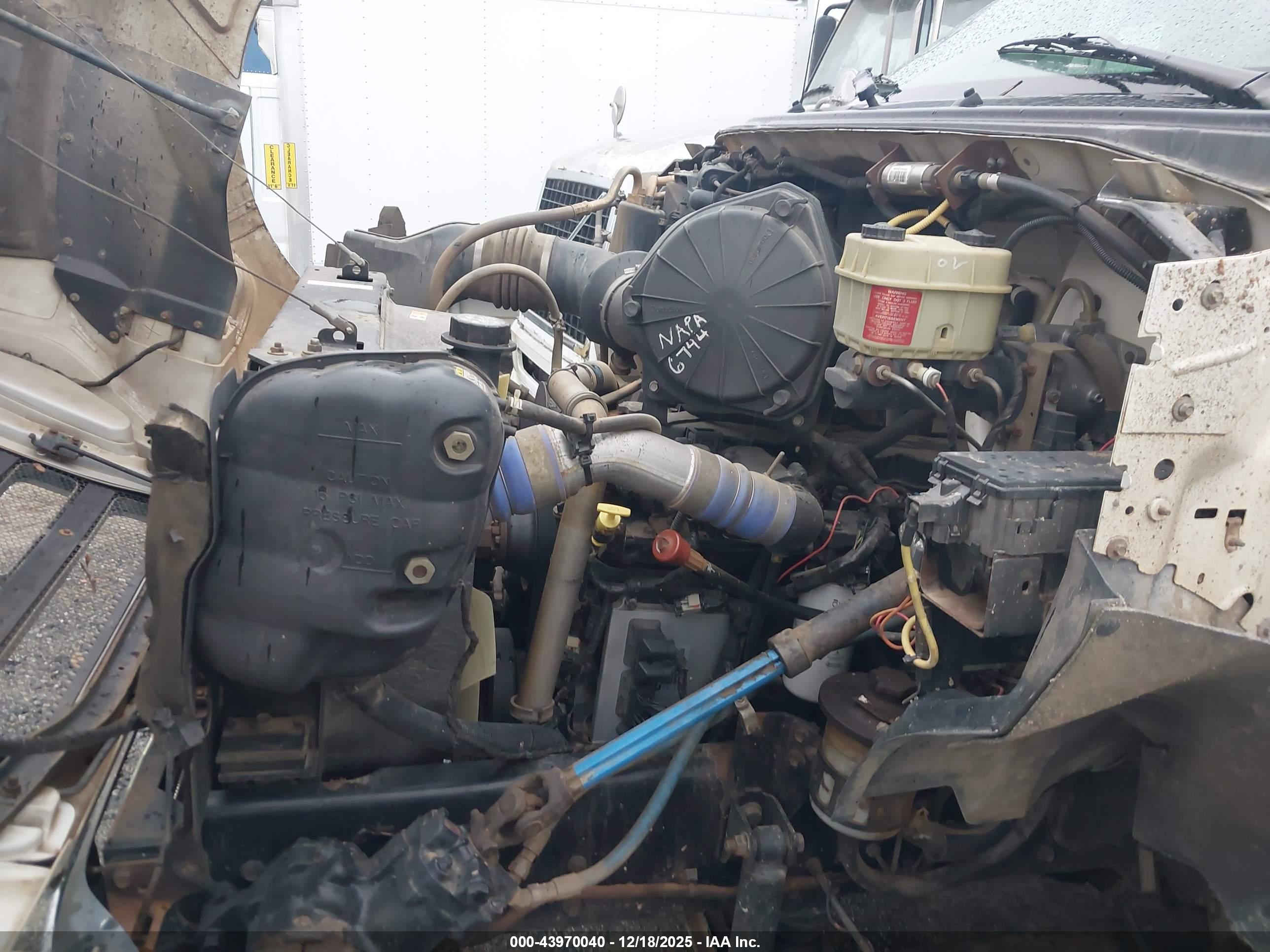 FORD F-650 image 10