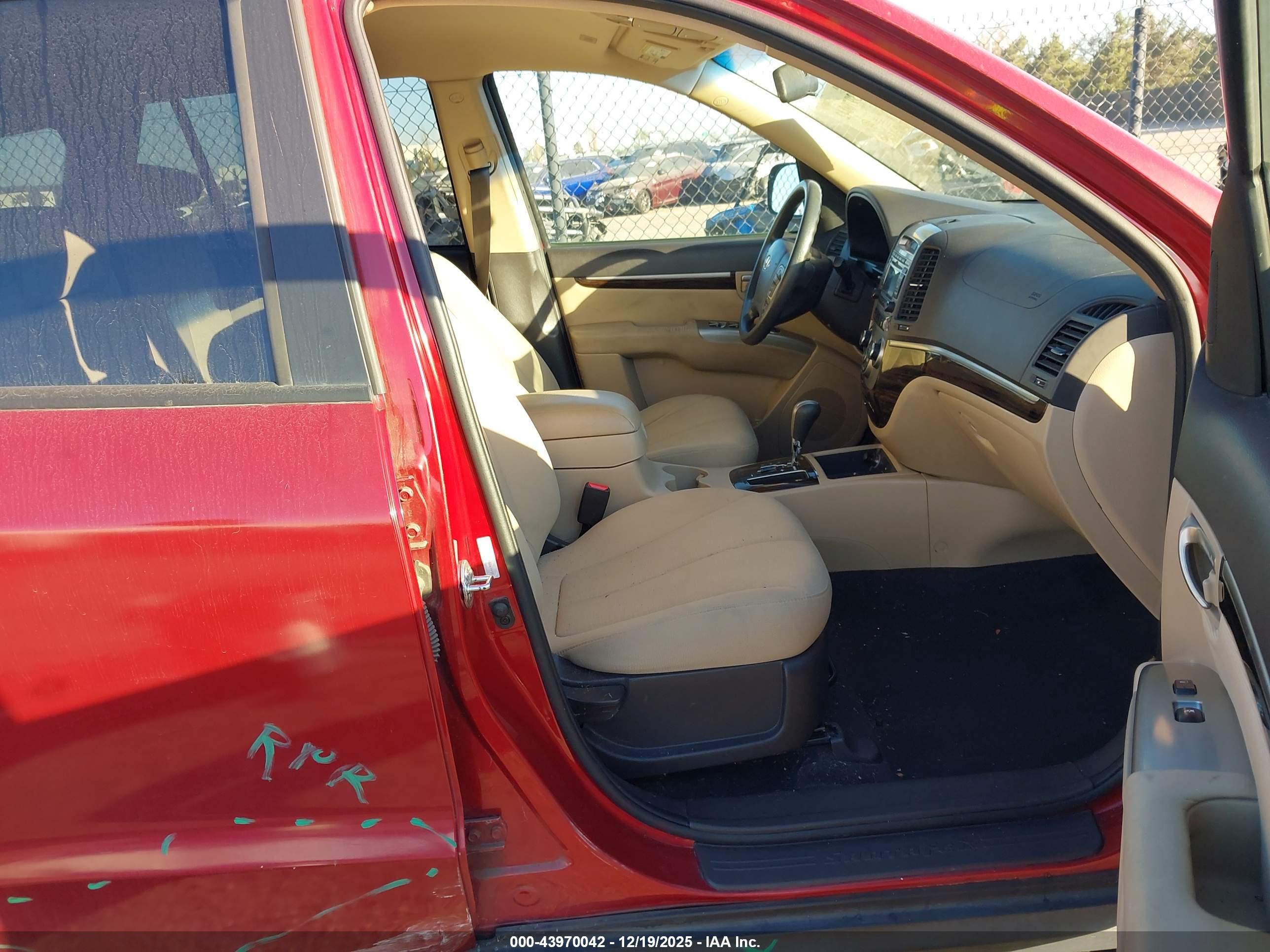 HYUNDAI SANTA image 5