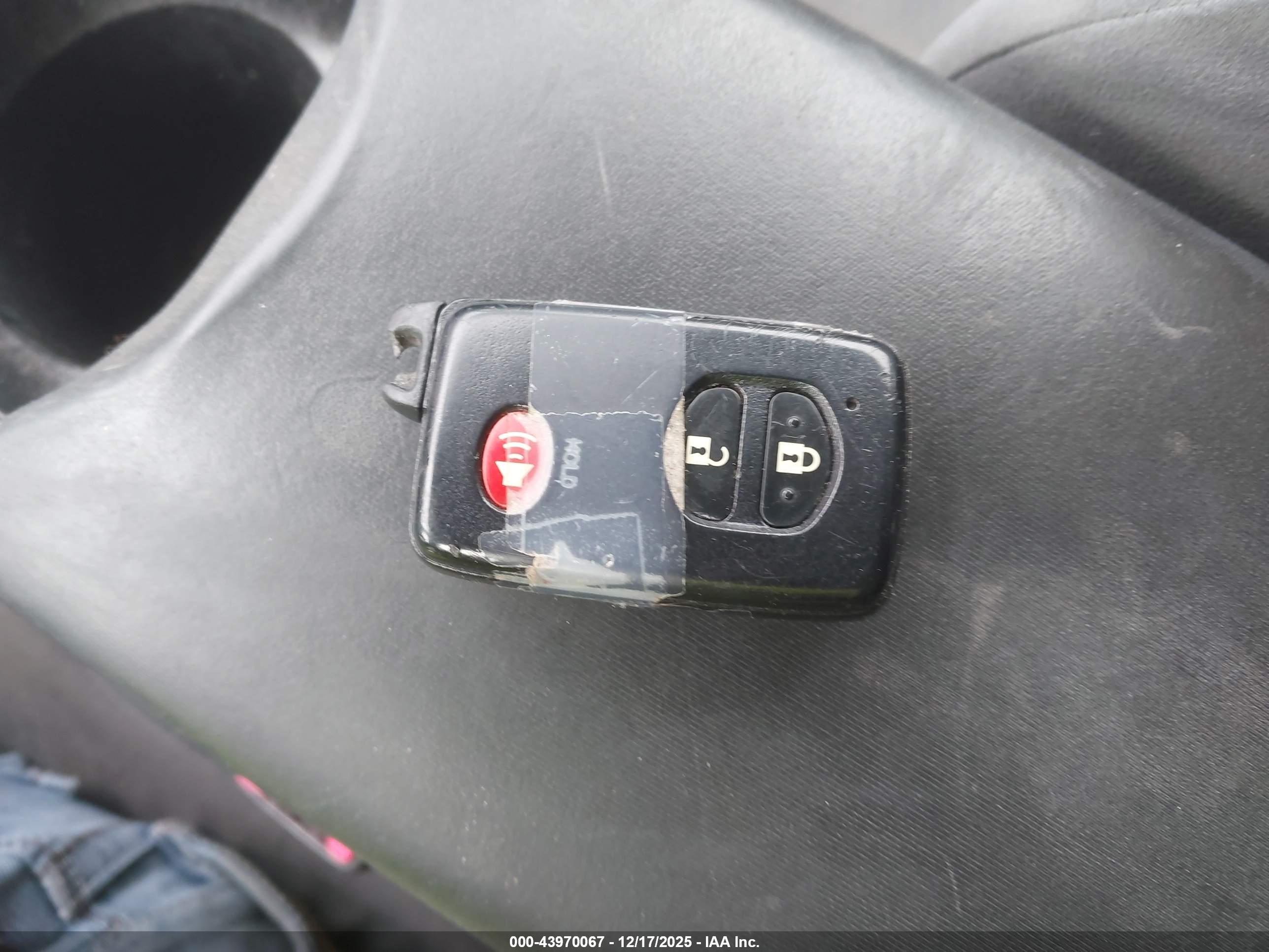 TOYOTA PRIUS image 11