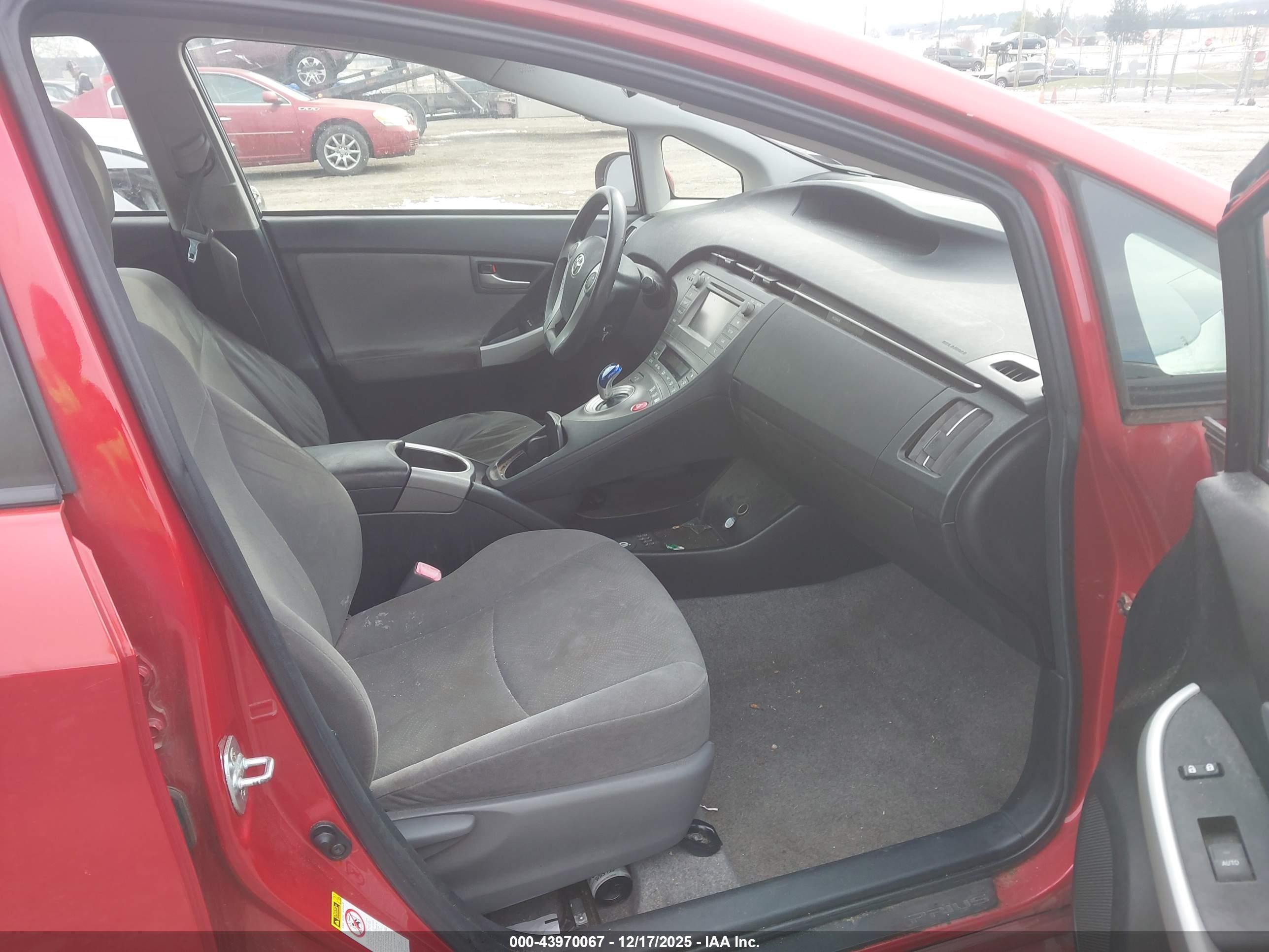 TOYOTA PRIUS image 5