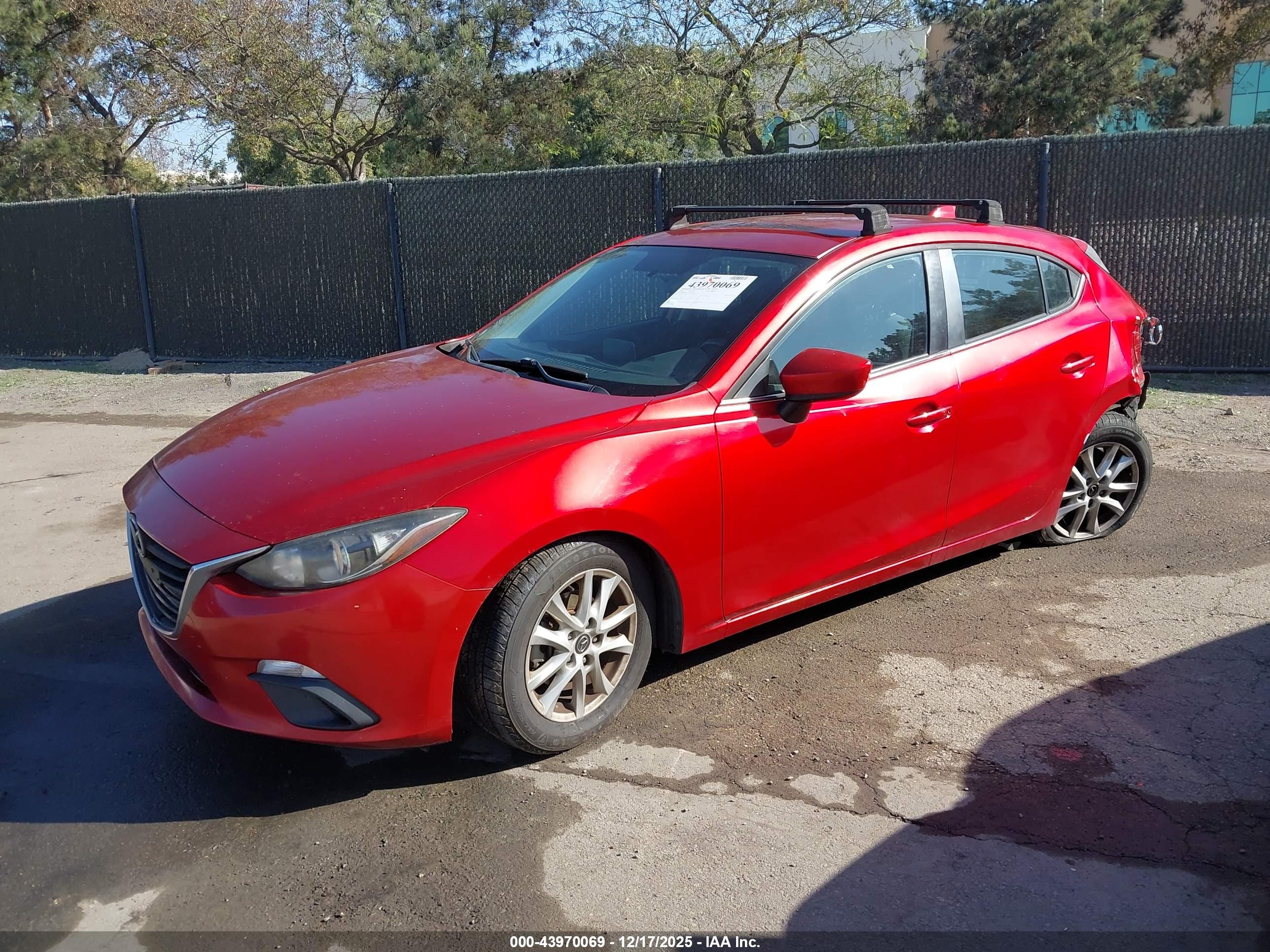 MAZDA MAZDA3 image 2