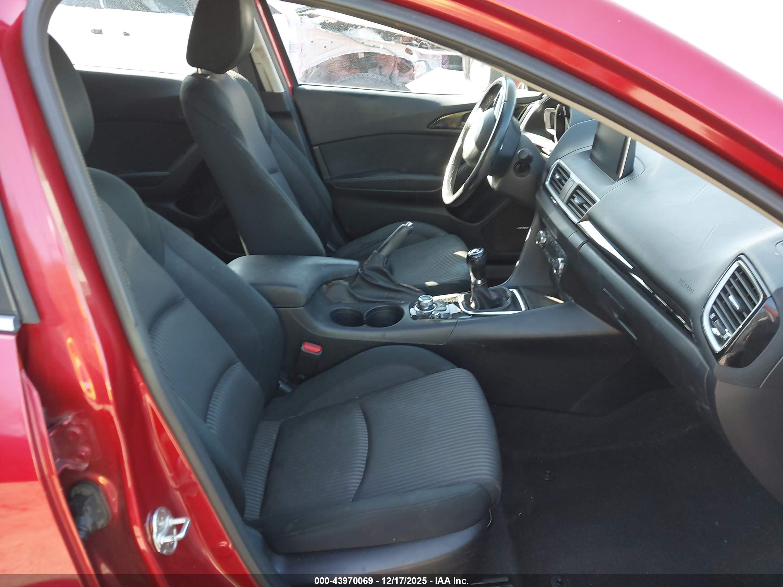 MAZDA MAZDA3 image 5